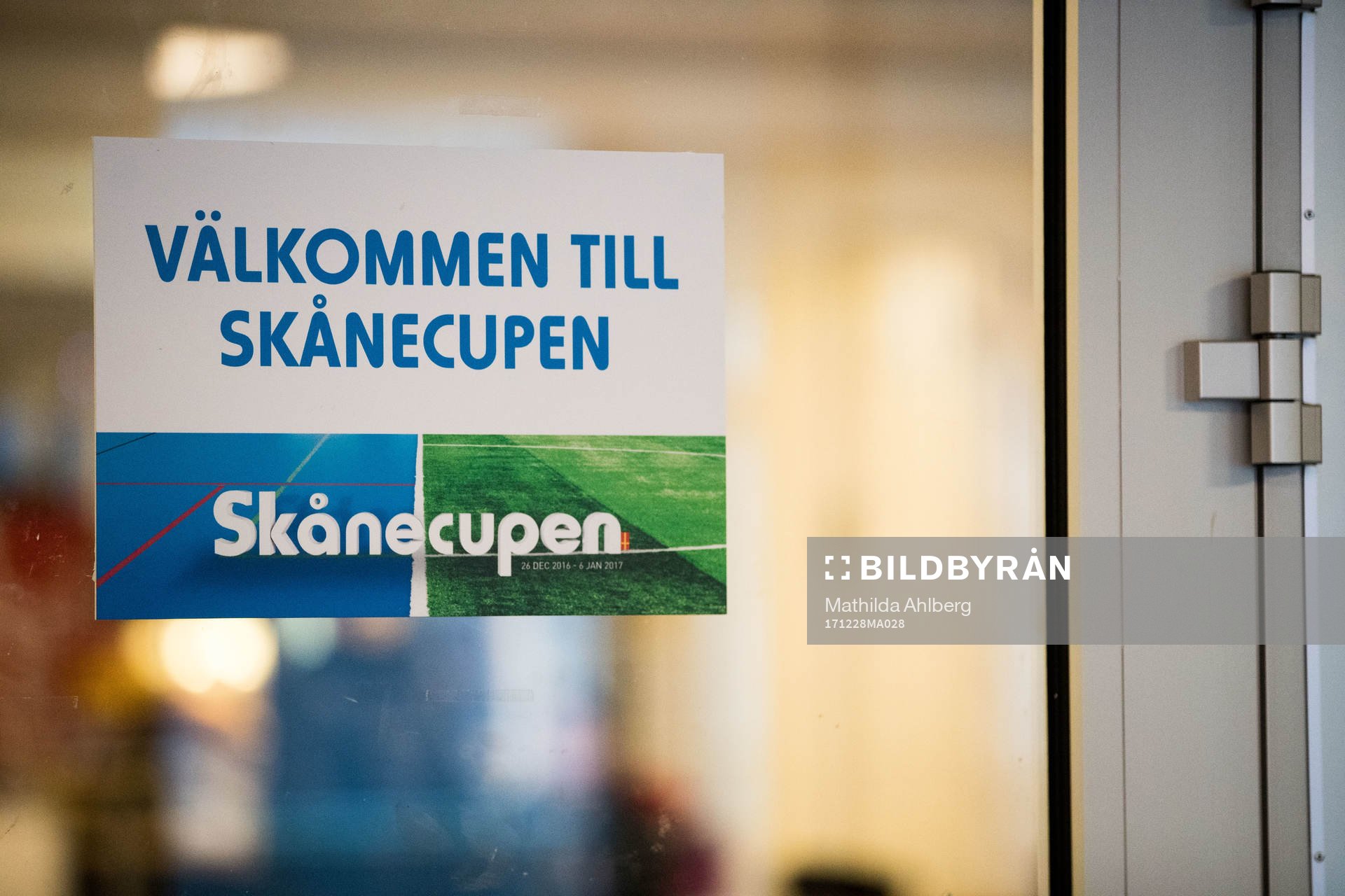 Skylt (med fel datum) som hälsar besökare välkomna till