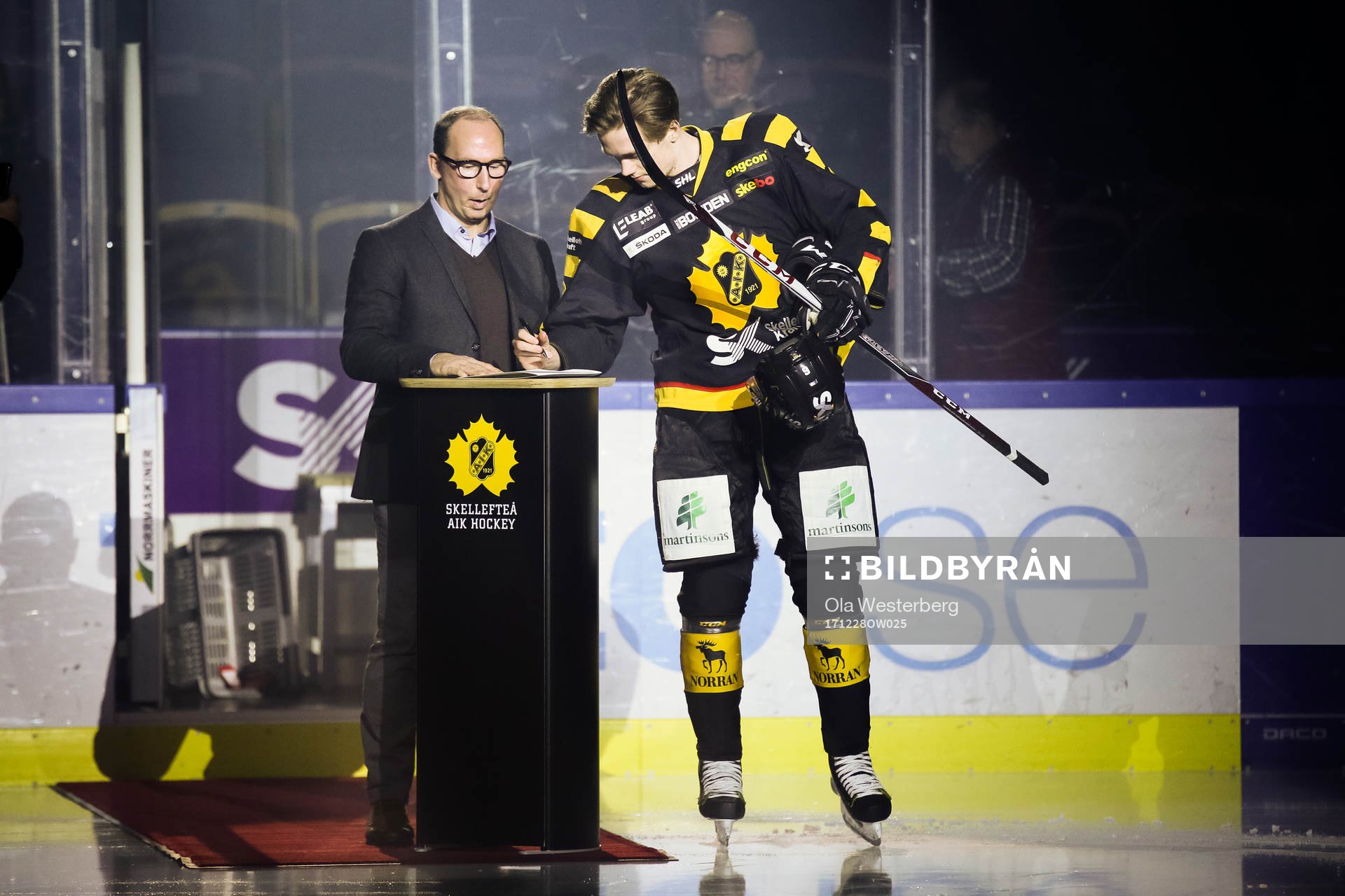 Skellefteås Filip Berglund förnyar sitt kontrakt
