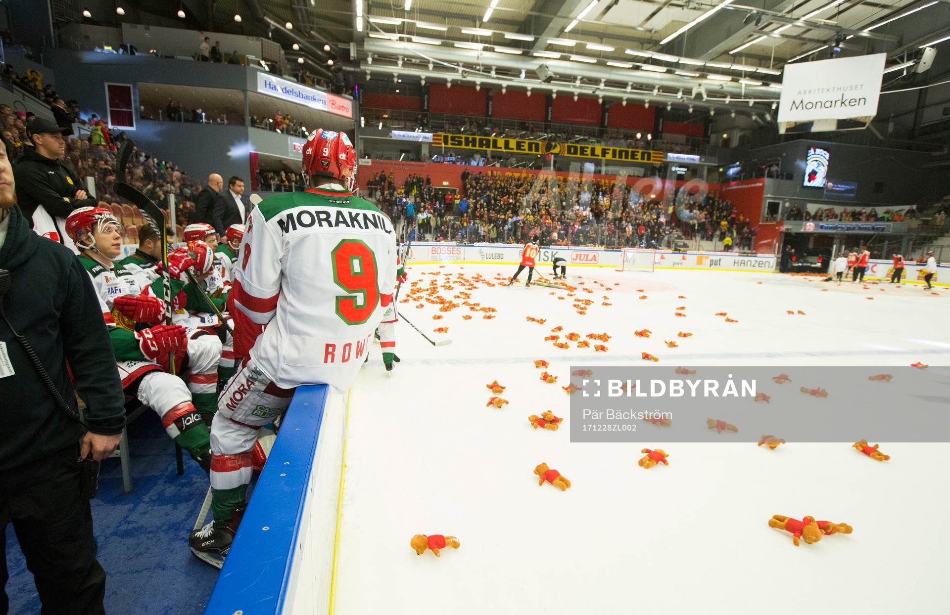 "Teddy bear toss"