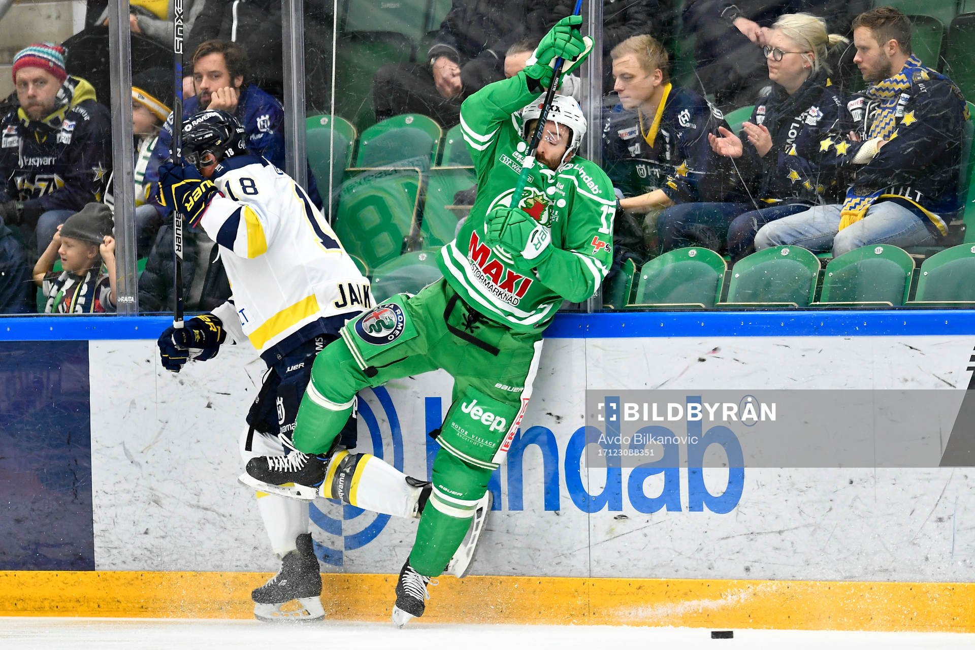 s Topi Jaakola och Rögles Taylor Matson