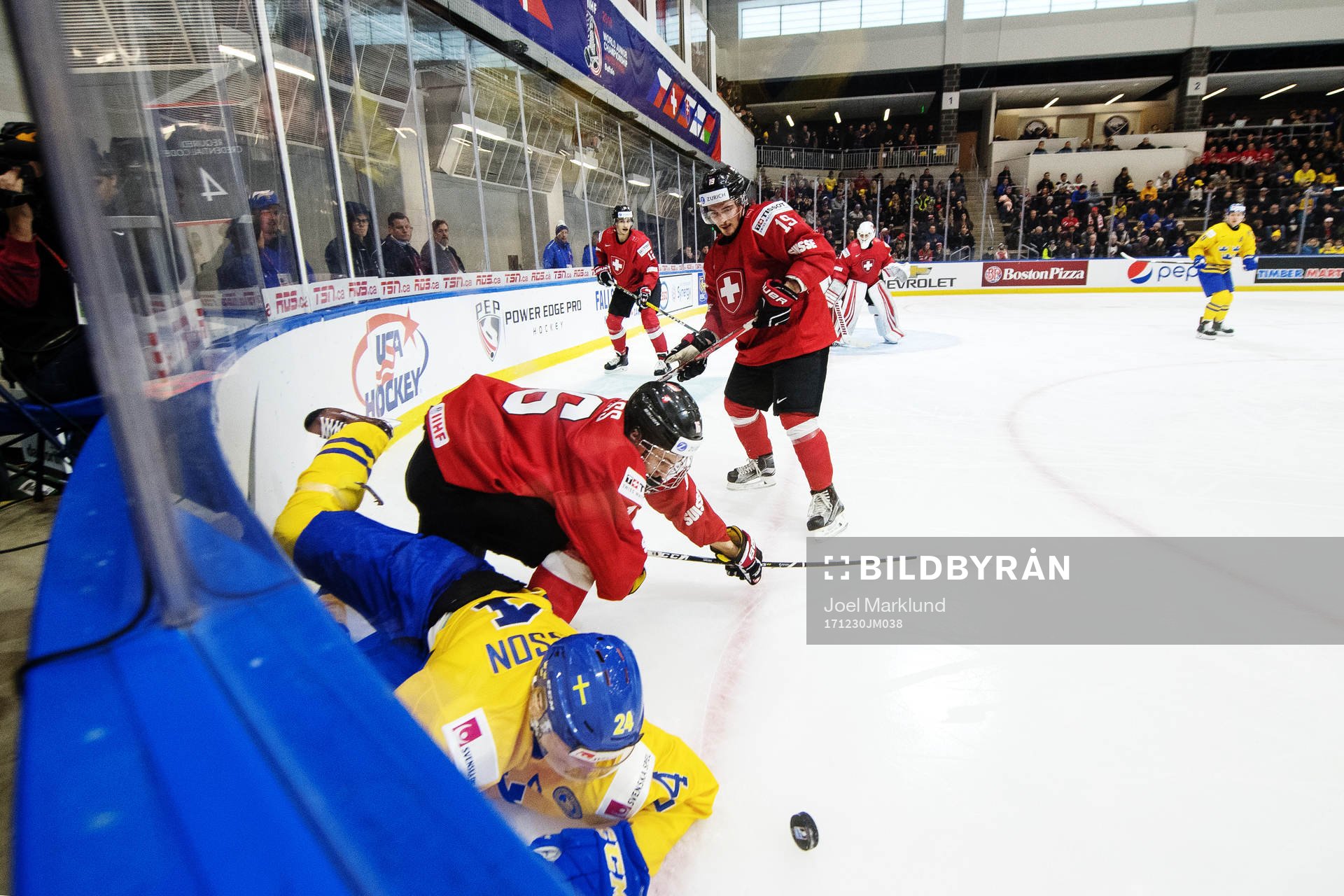 Sveriges Lias Andersson faller