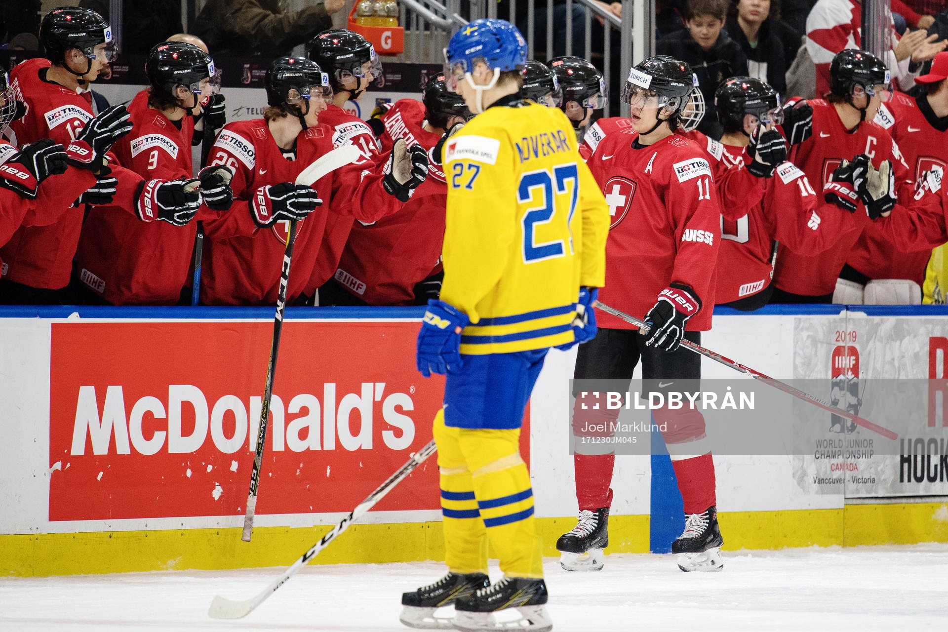 Schweiz Marco Miranda jublar med lagkamrater