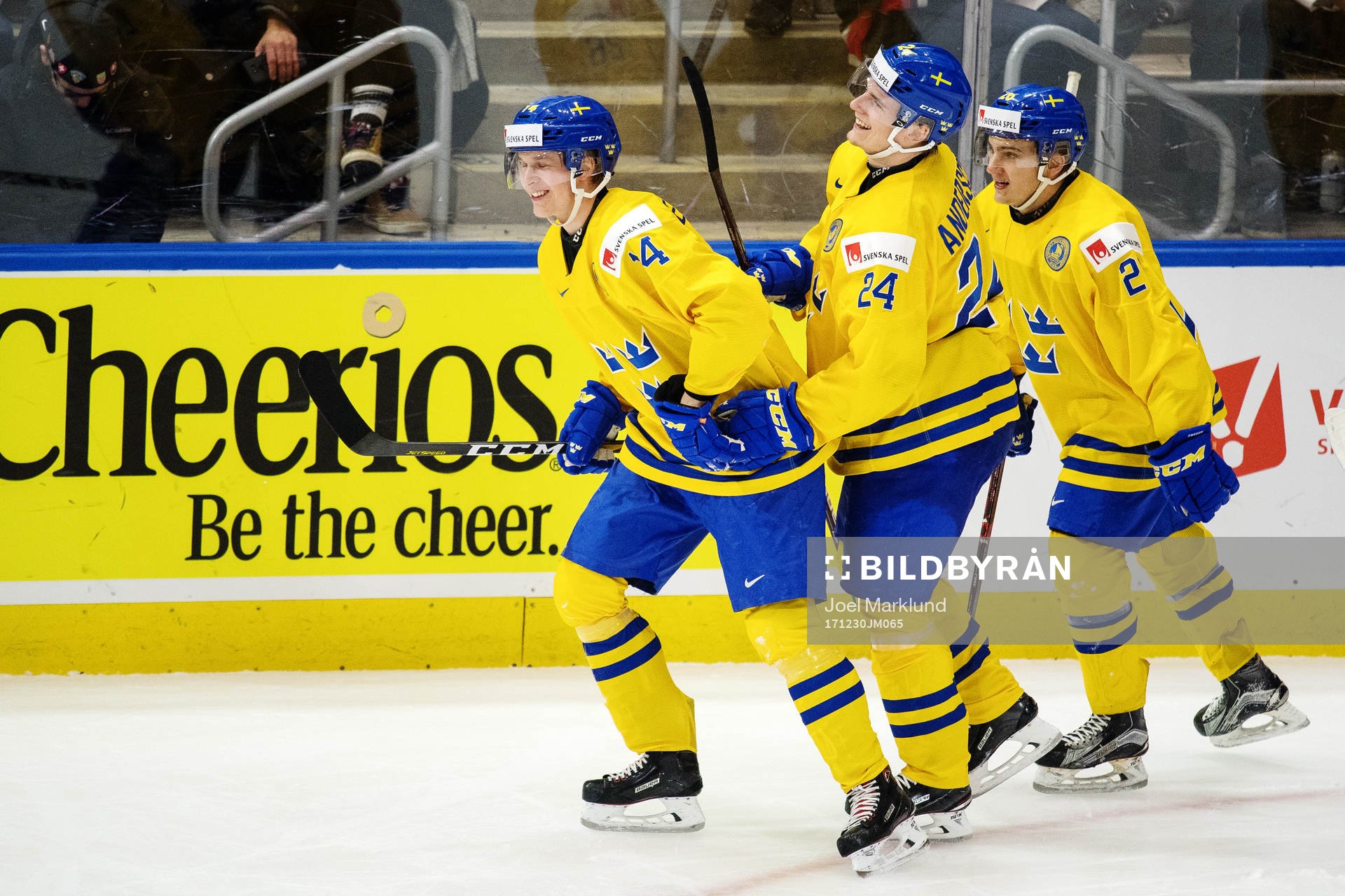 Sveriges Elias Pettersson (målskytt), Lias Andersson och