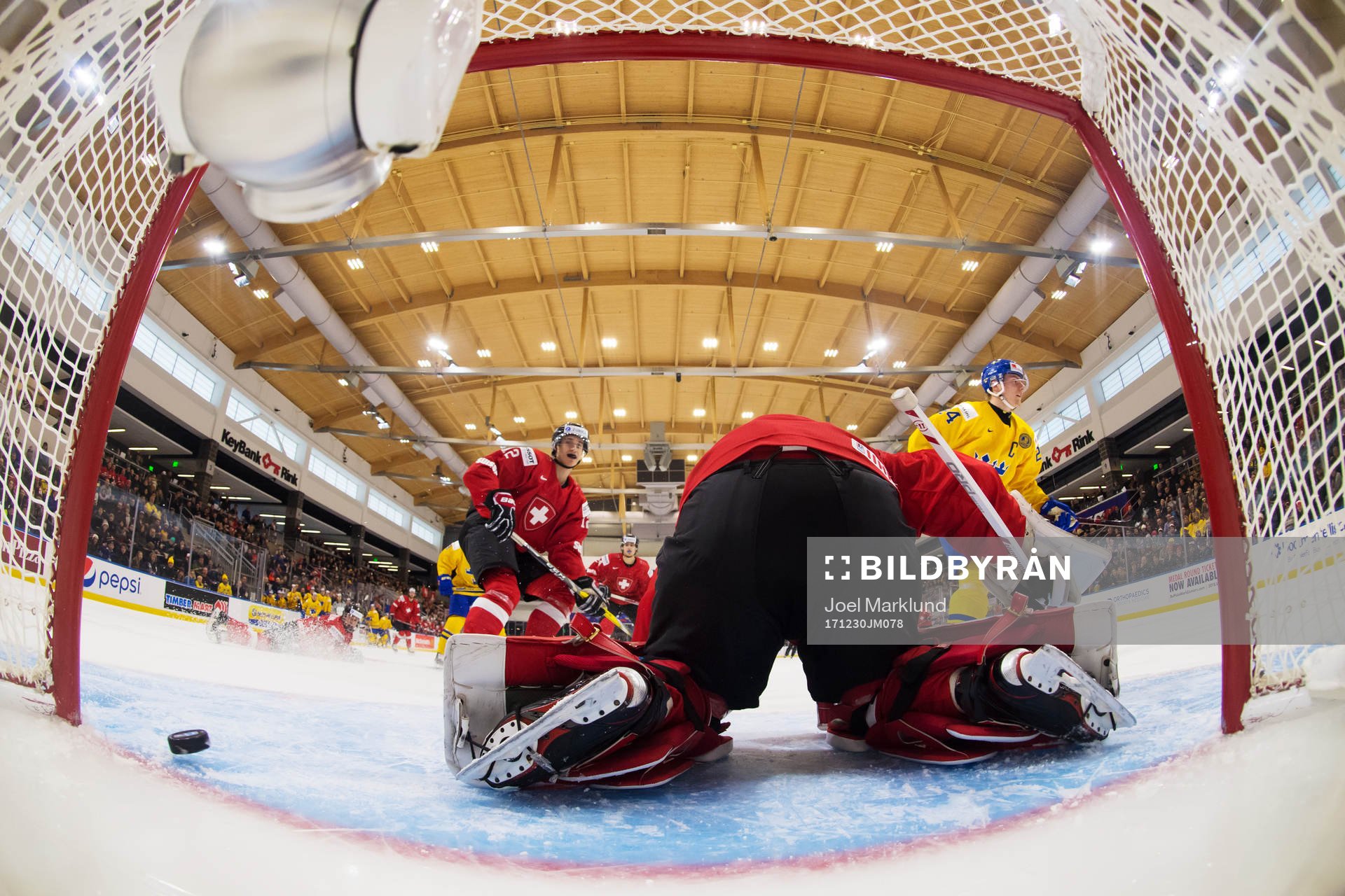 2-1-målet från Sveriges Lias Andersson går in bakom