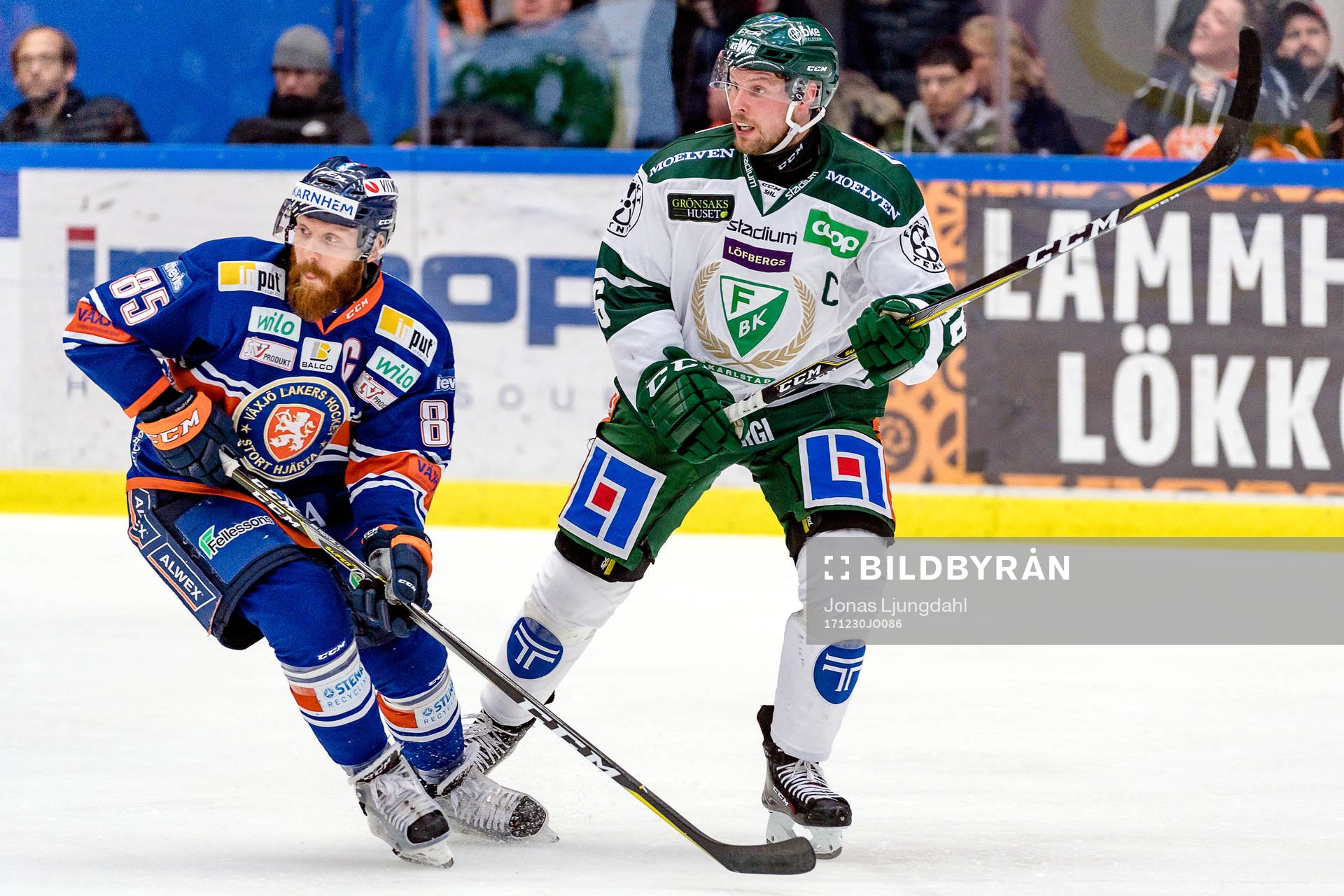 Växjös Liam Reddox och Färjestads Alexander Johansson