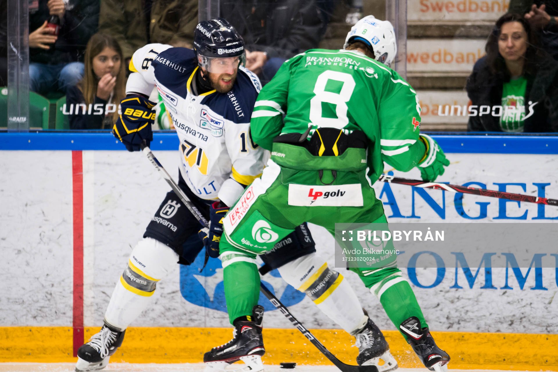 Rögles Linus Sandin och HV71 Topi Jaakola
