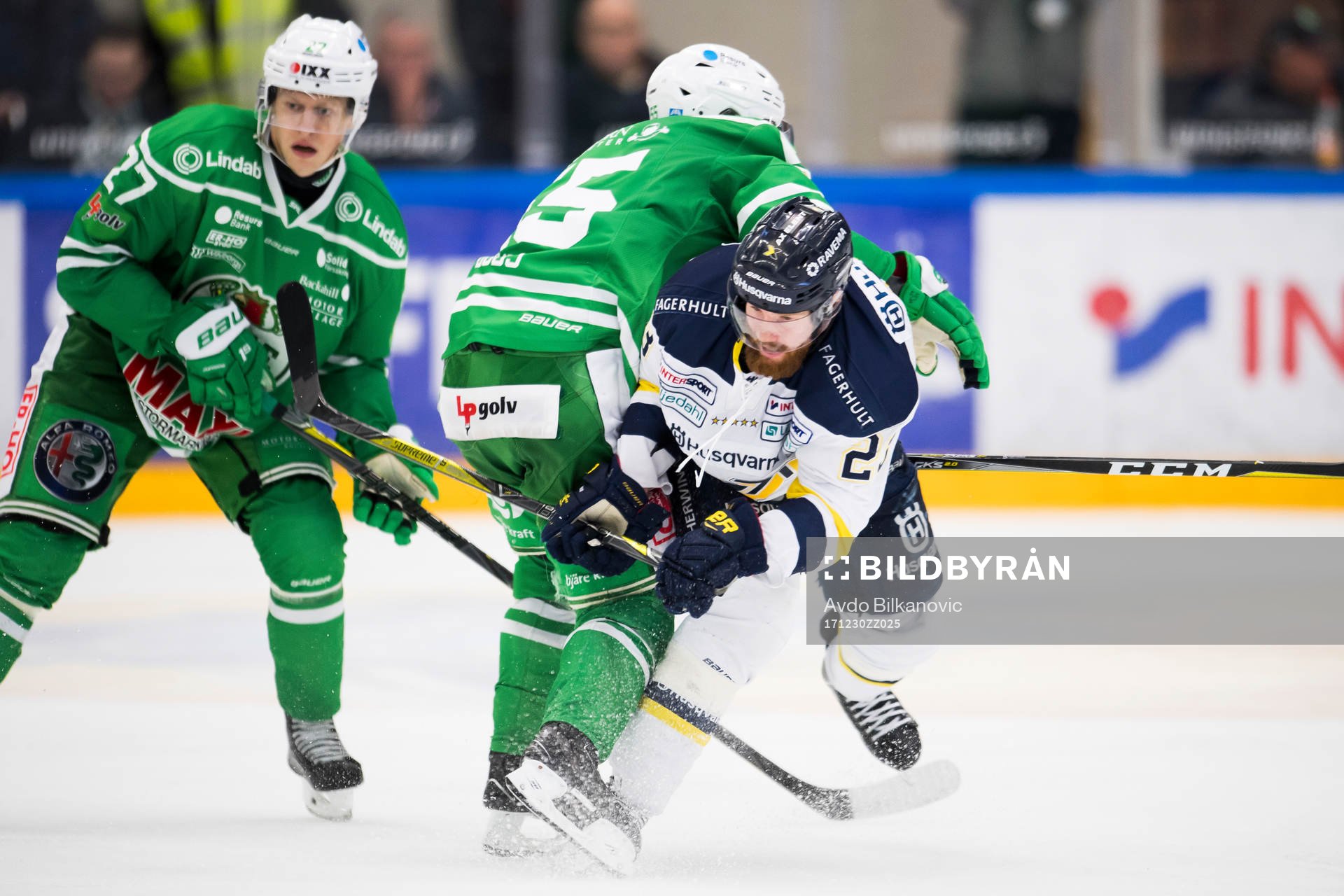 Rögles Ben Youds och HV71 Robin Figren