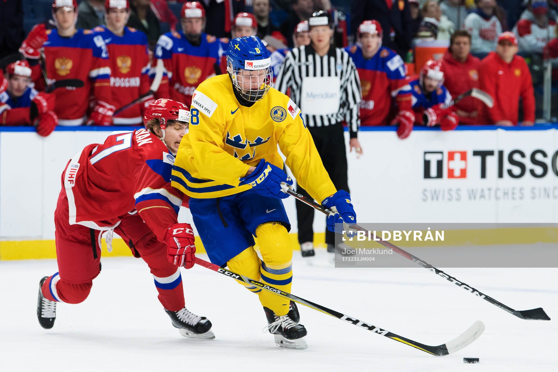 Rysslands Alexei Polodyan och Sveriges Rasmus Dahlin
