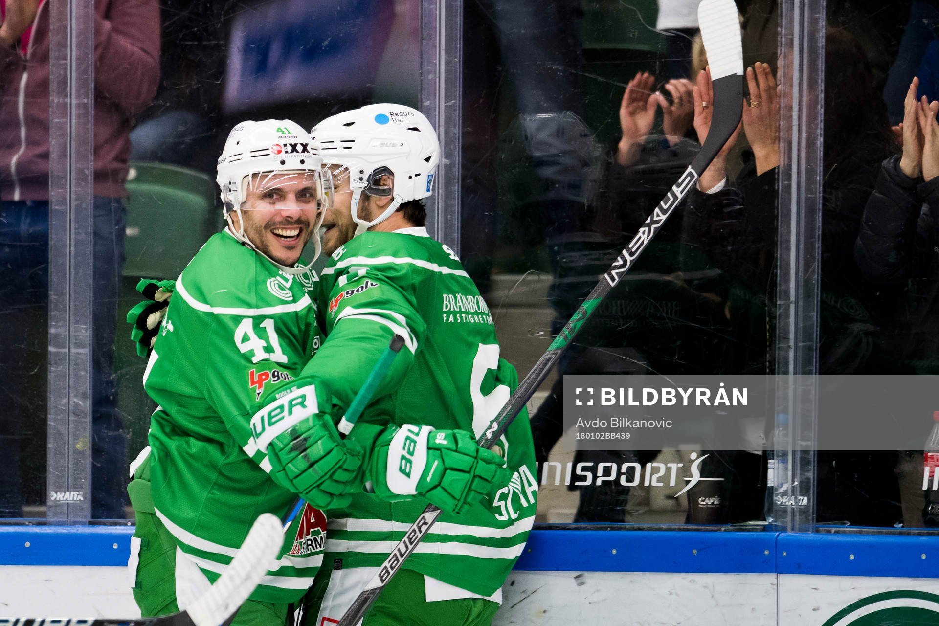 Rögles Daniel Widing och Craig Schira jublar