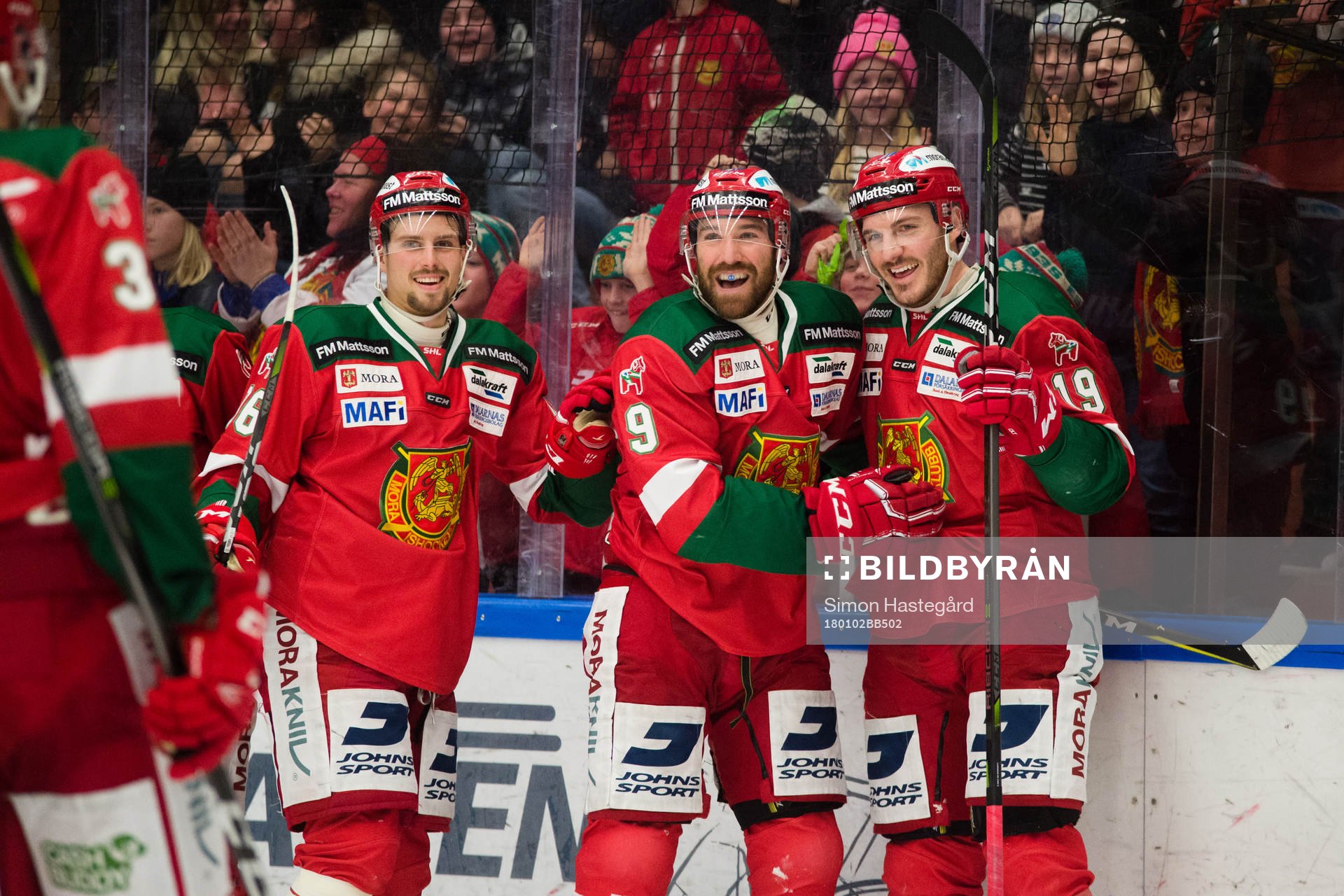 Moras Andrew Rowe och John Persson jublar