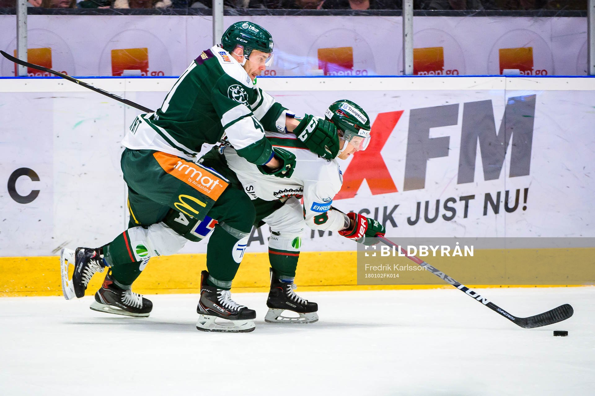 Färjestads Ilari Melart och Frölundas Ryan Lasch