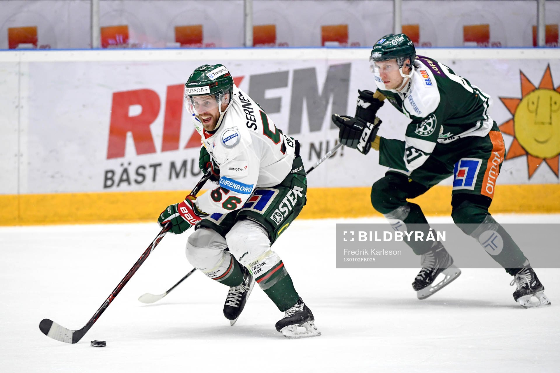 Frölundas Jonathan Sigalet och Färjestads Johan Ryno