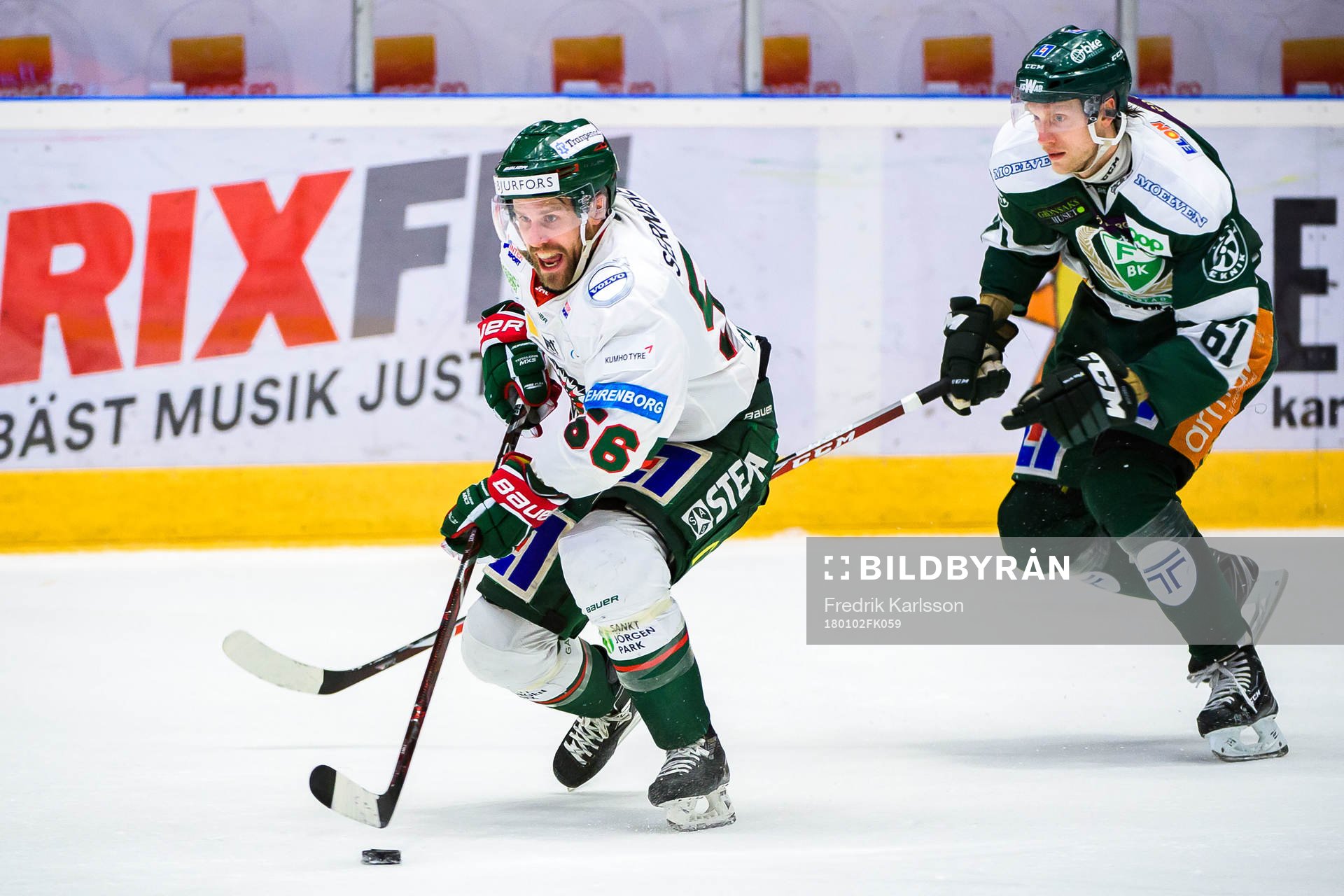 Frölundas Jonathan Sigalet och Färjestads Johan Ryno