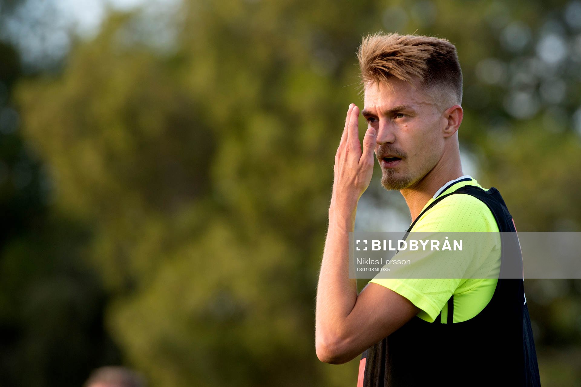 Sveriges Rasmus Lindkvist under en träning på det svenska fotbollslandslagets januariturné den 3 januari 2018 i Abu Dhabi.
