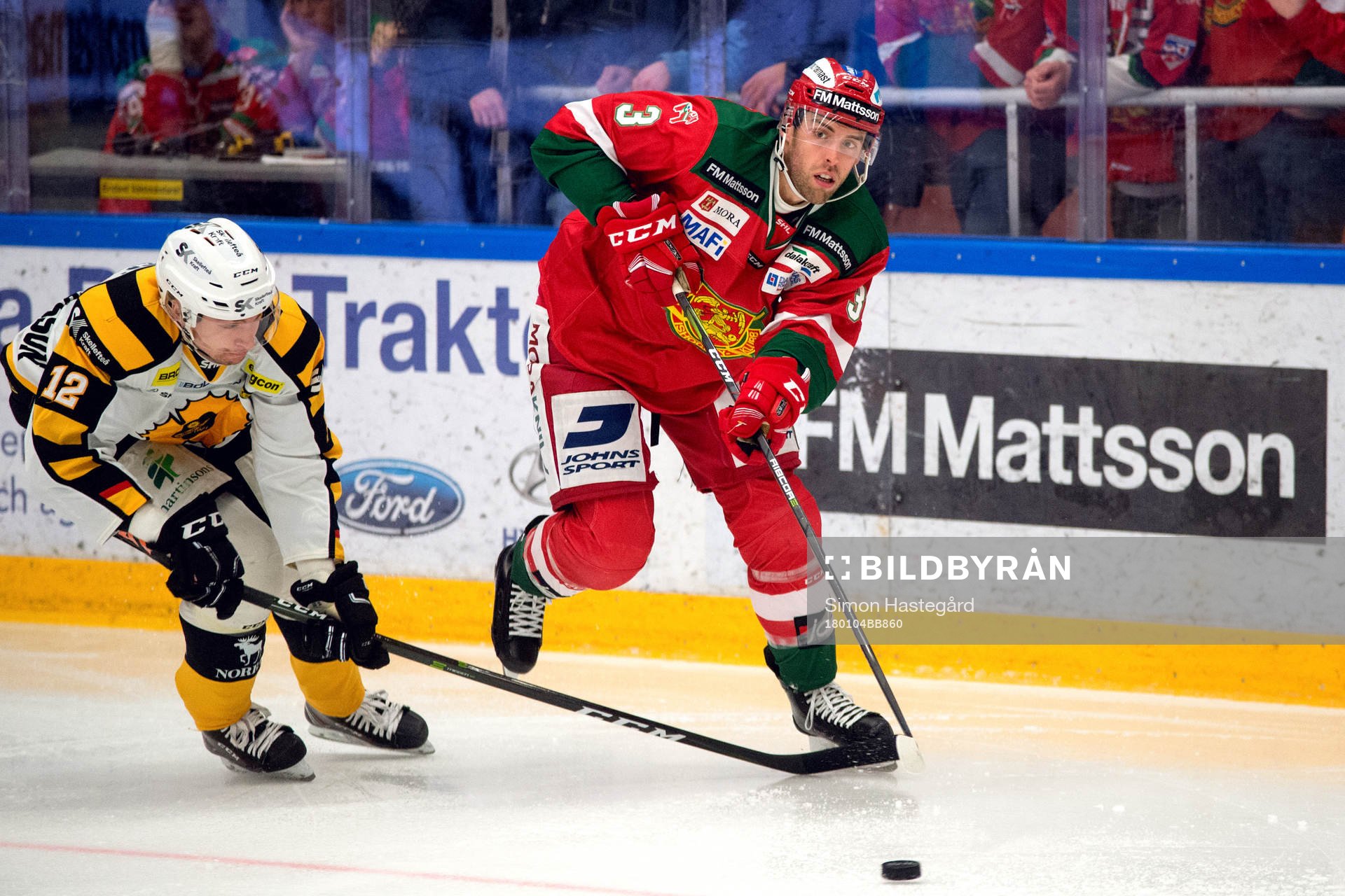 Skellefteås Adam Pettersson och Moras Brandon Gormley