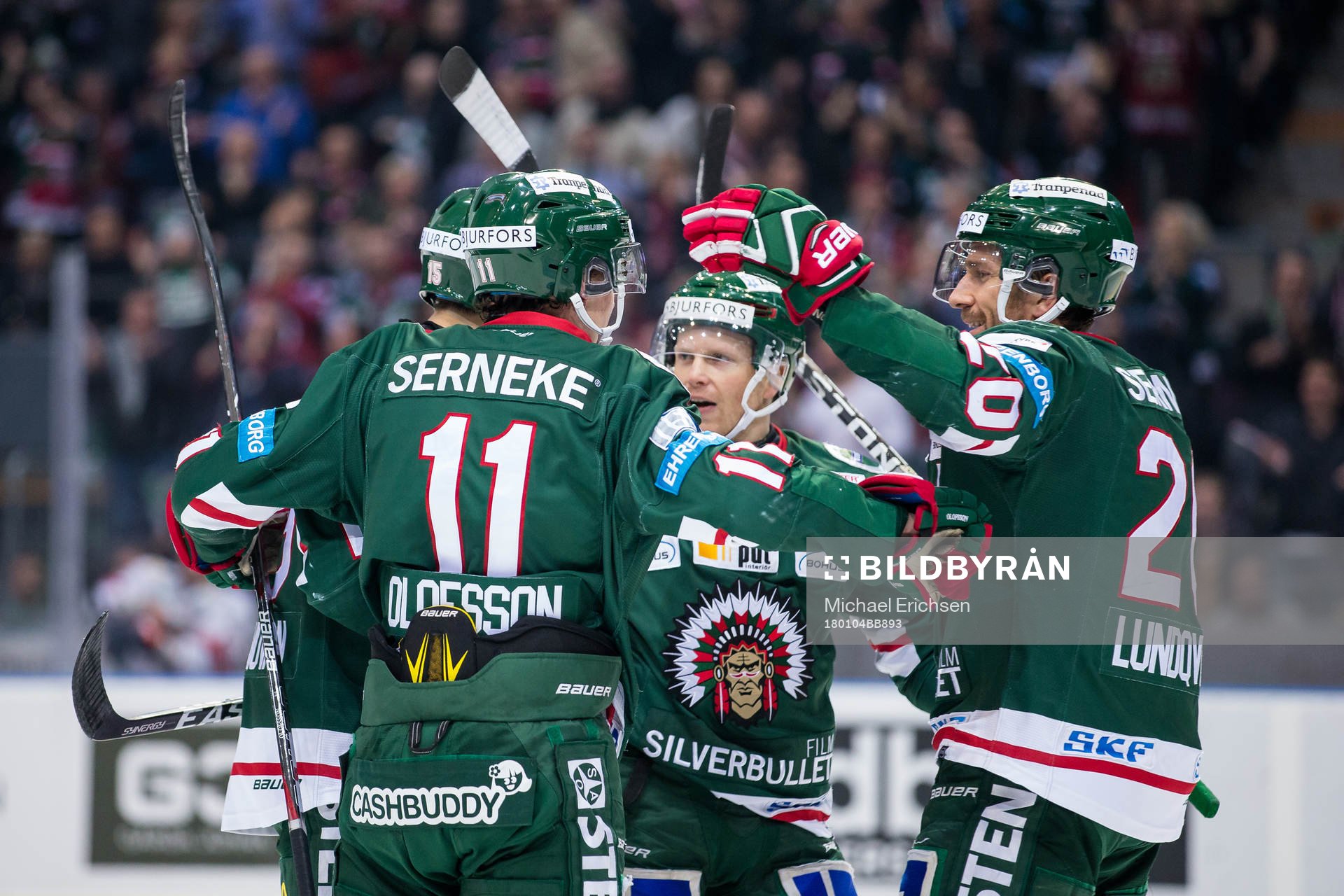 Frölundas Victor Olofsson jublar och omfamnas
