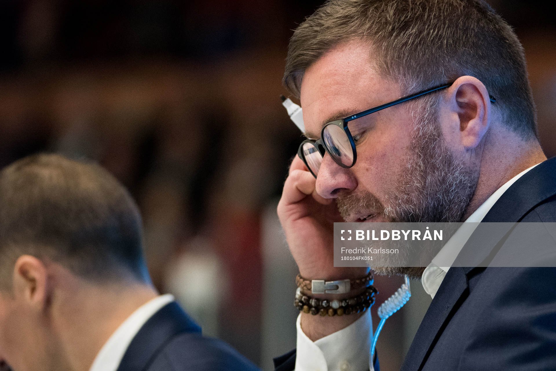 Rögles assisterande tränare Partik Ross deppar