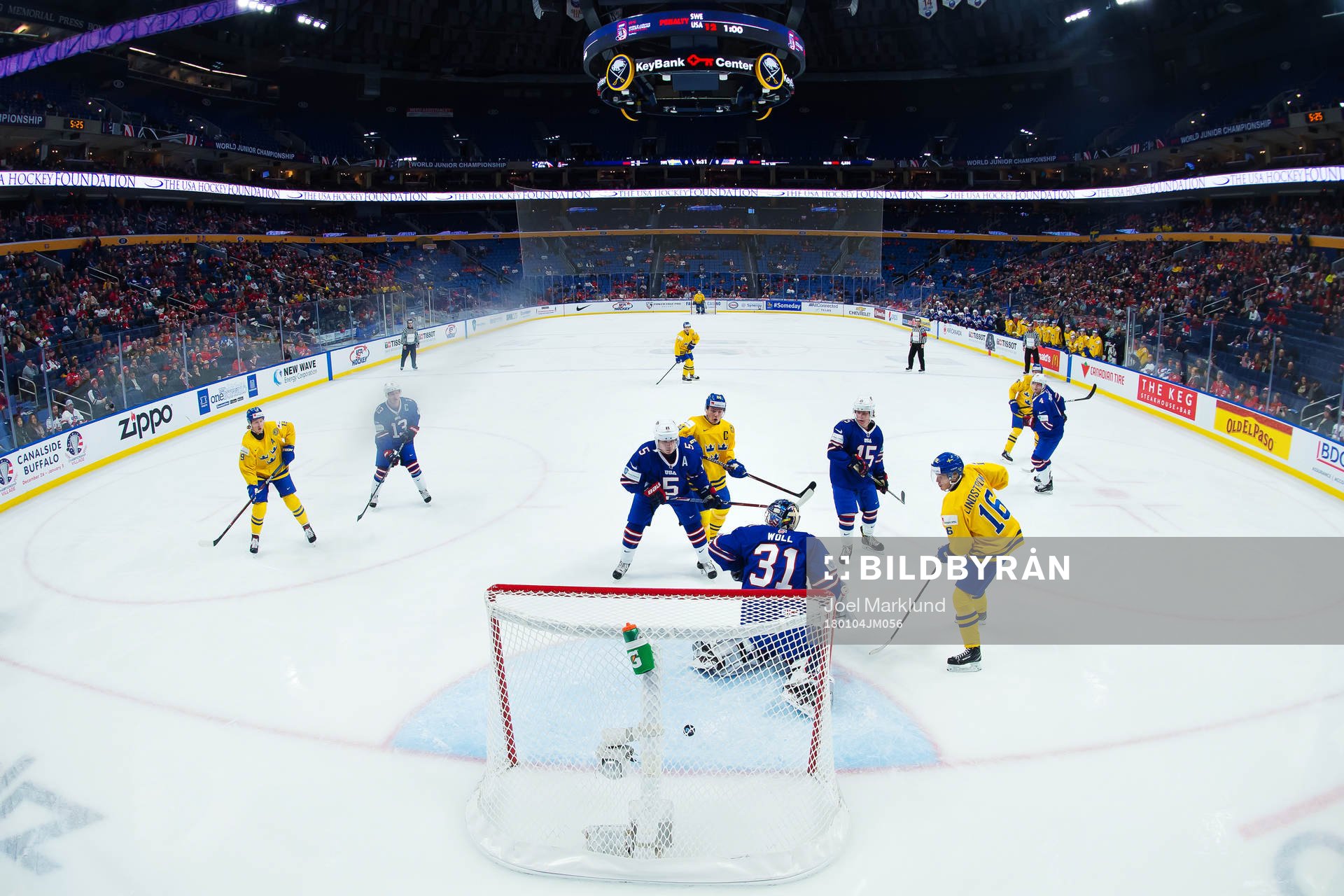 1-0-målet från Sveriges Elias Pettersson går in bakom