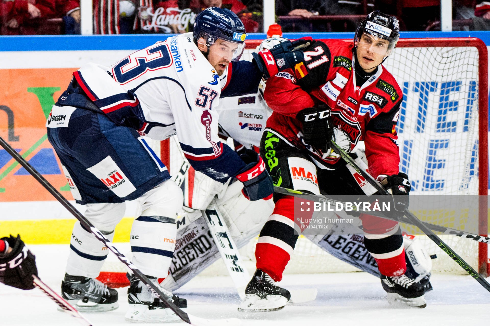 Malmö Redhawks Andy Miele och Linköpings Eddie Larsson i