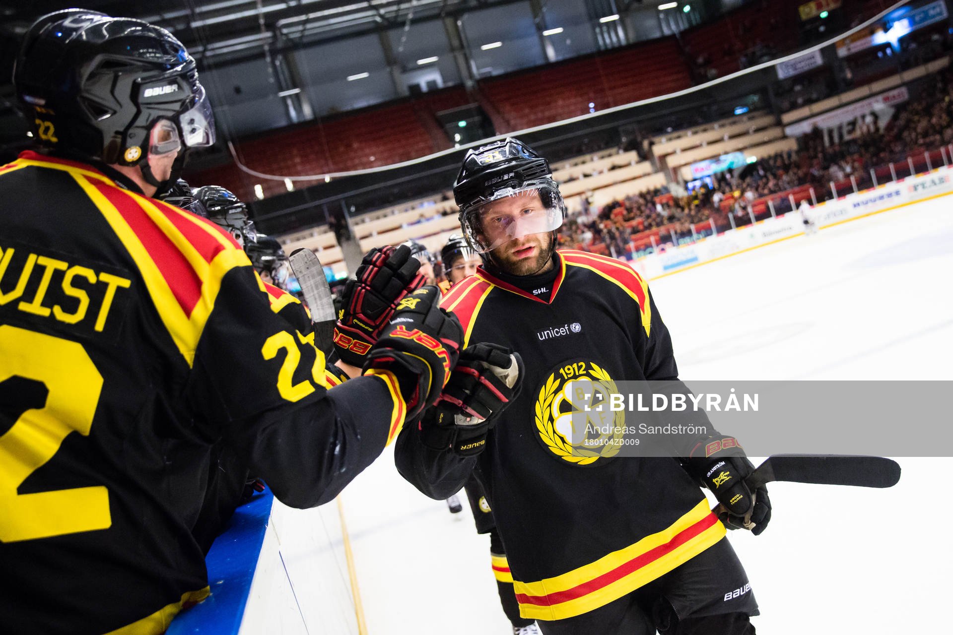Brynäs Jonathan Granström firar 4-1 målet med lagkamrater