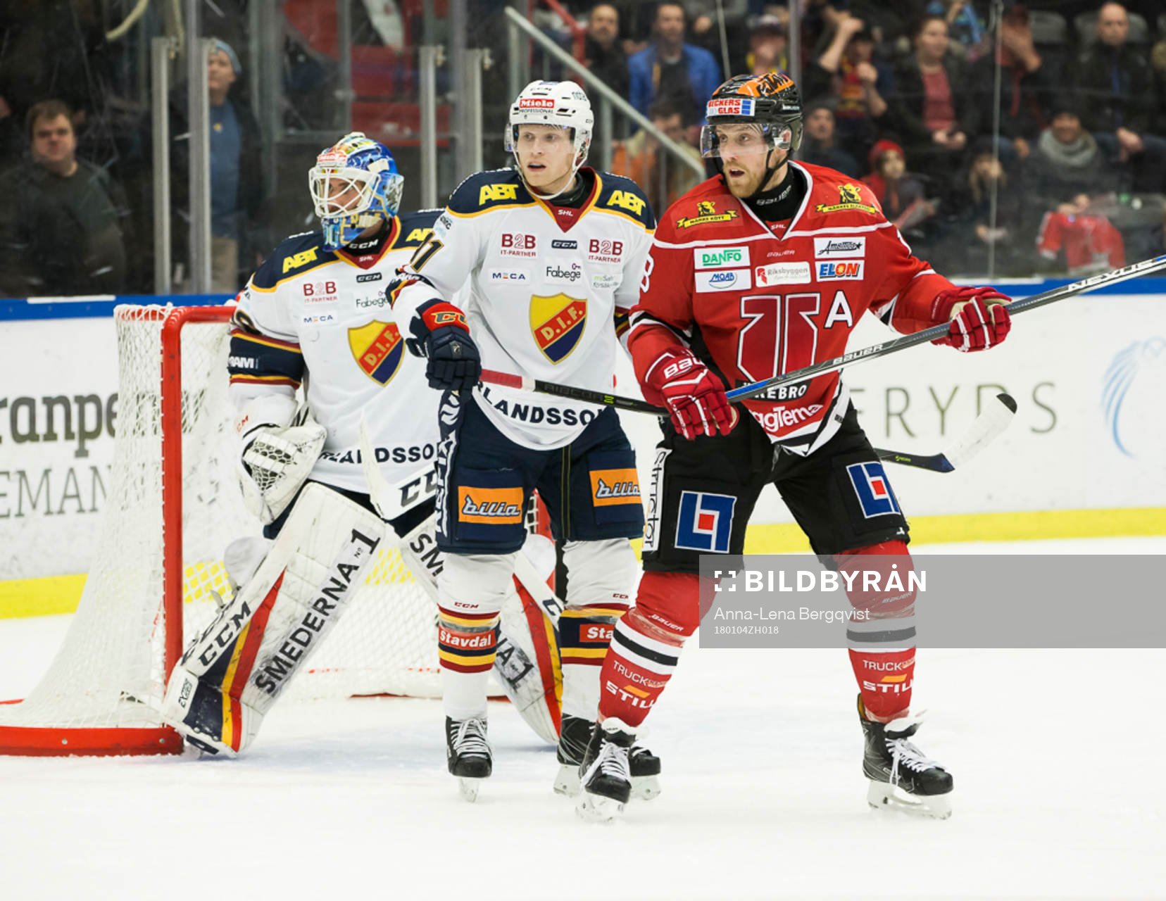 Örebros Joakim Andersson oroar framför Djurgårdens