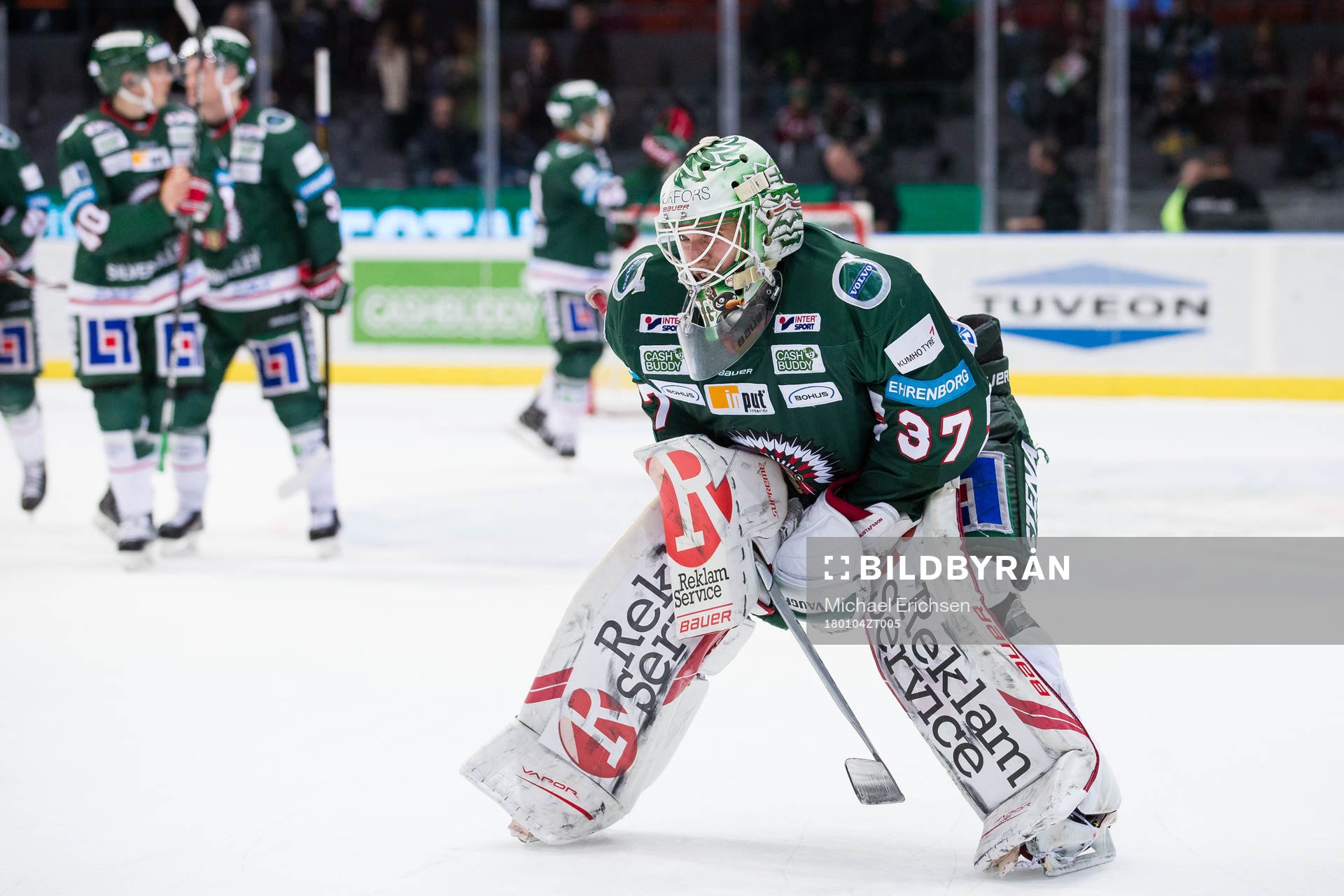 Frölundas målvakt Johan Gustafsson deppar
