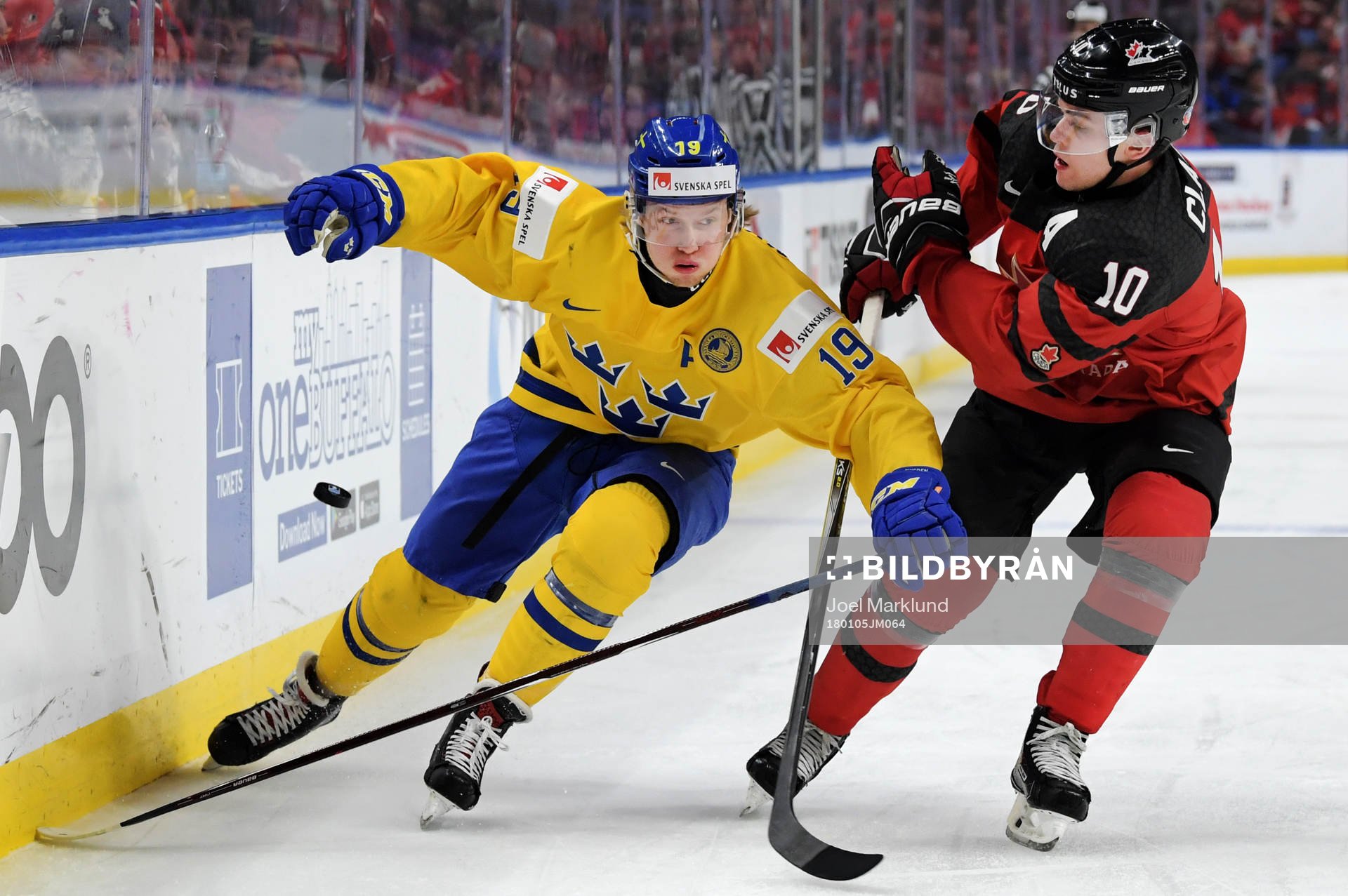 Sveriges Alexander Nylander och Kanadas Kale Clague