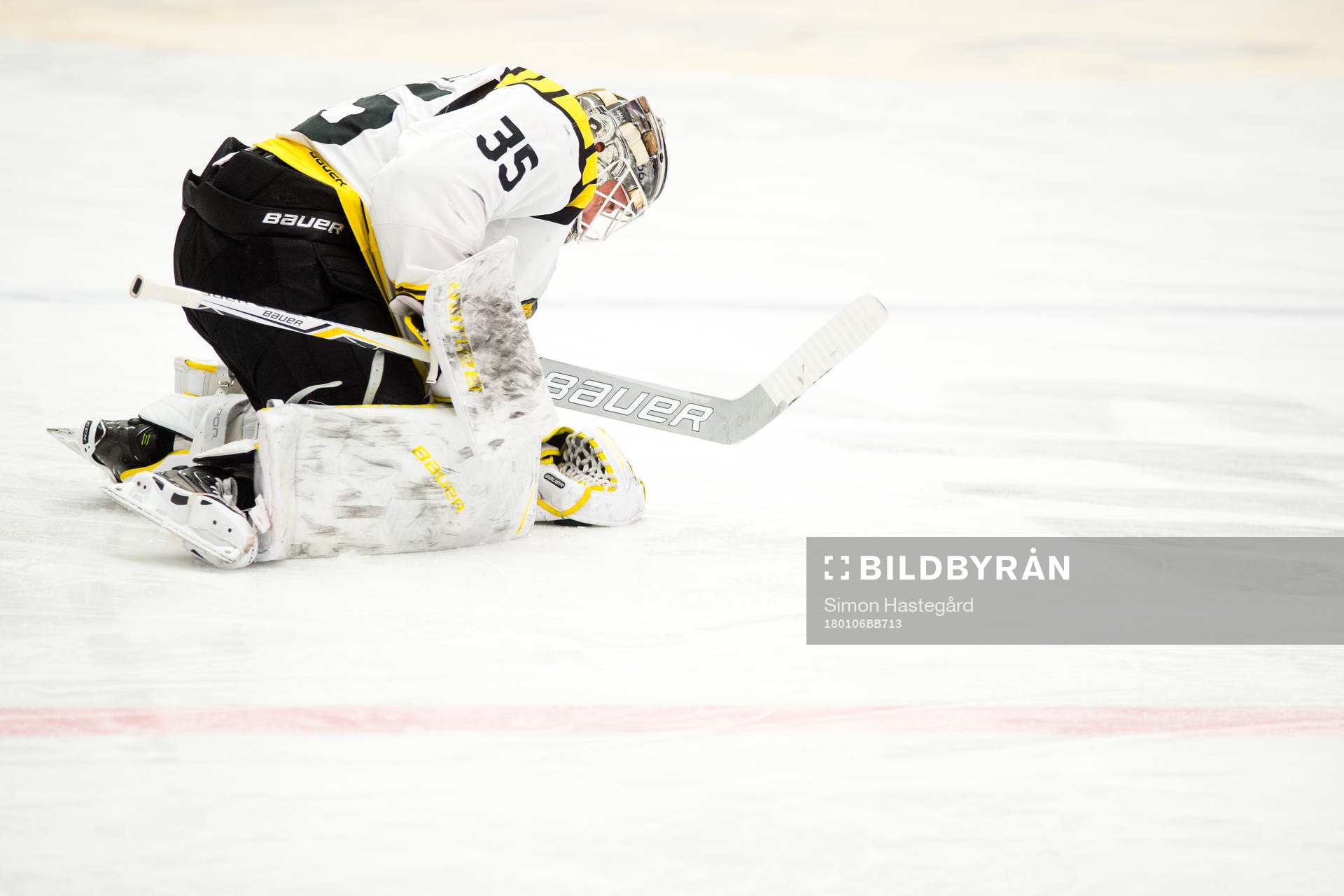 Brynäs målvakt David Rautio före  ishockeymatchen i SHL