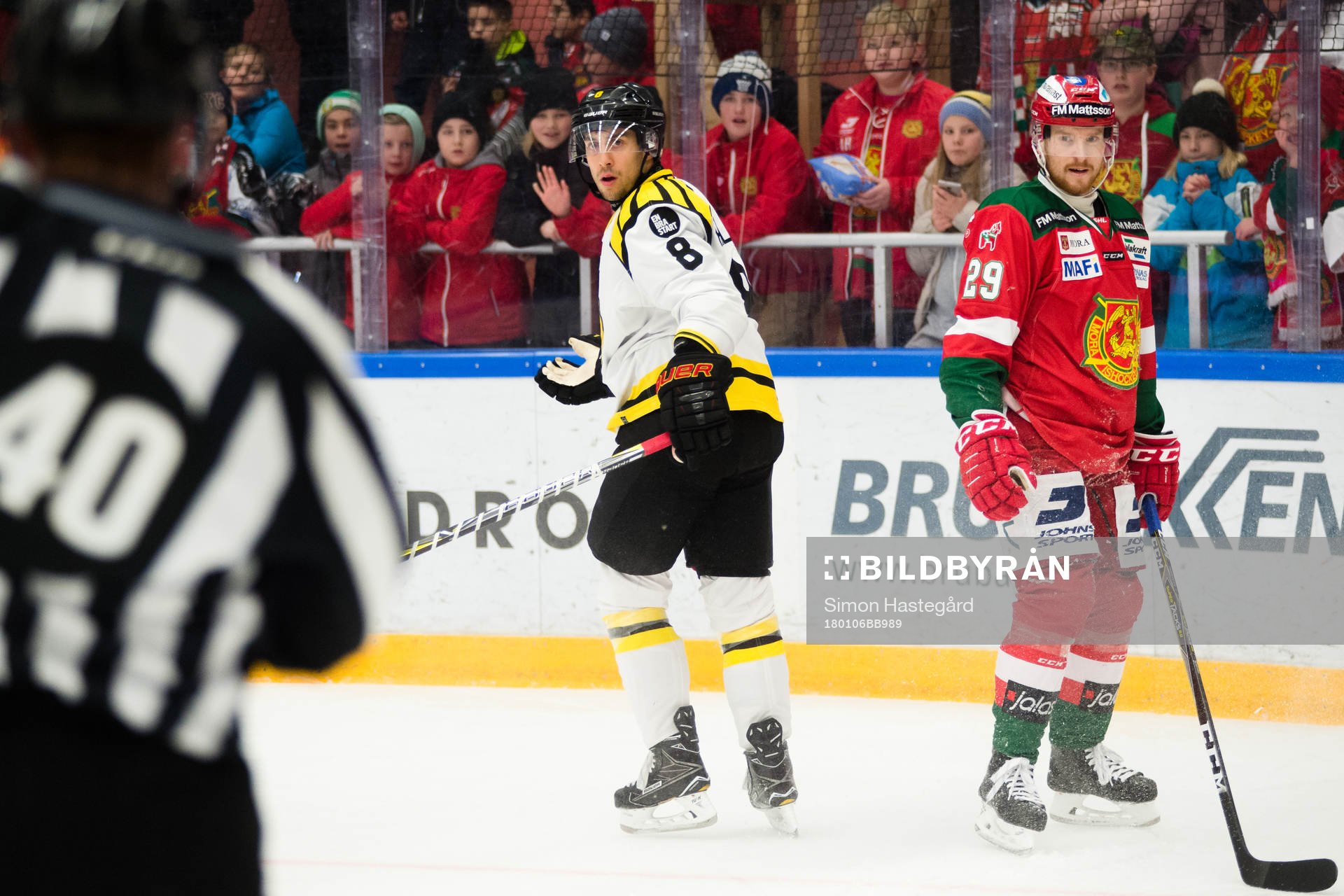 Brynäs Aaron Palushaj och Moras Marcus Fagerudd reagerar