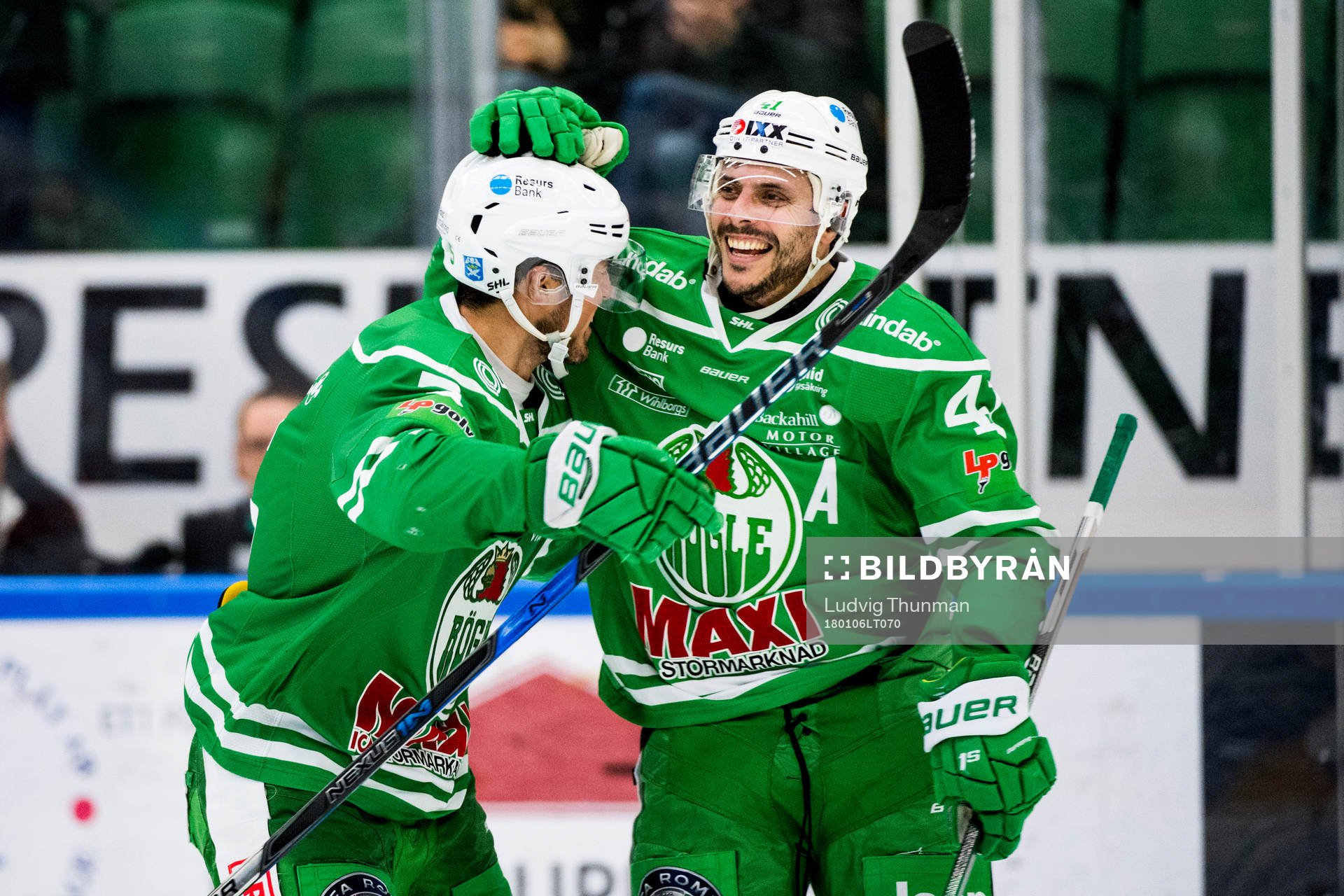 Rögles Alen Bibic kramar om Daniel Widing som gjort 6-1 i