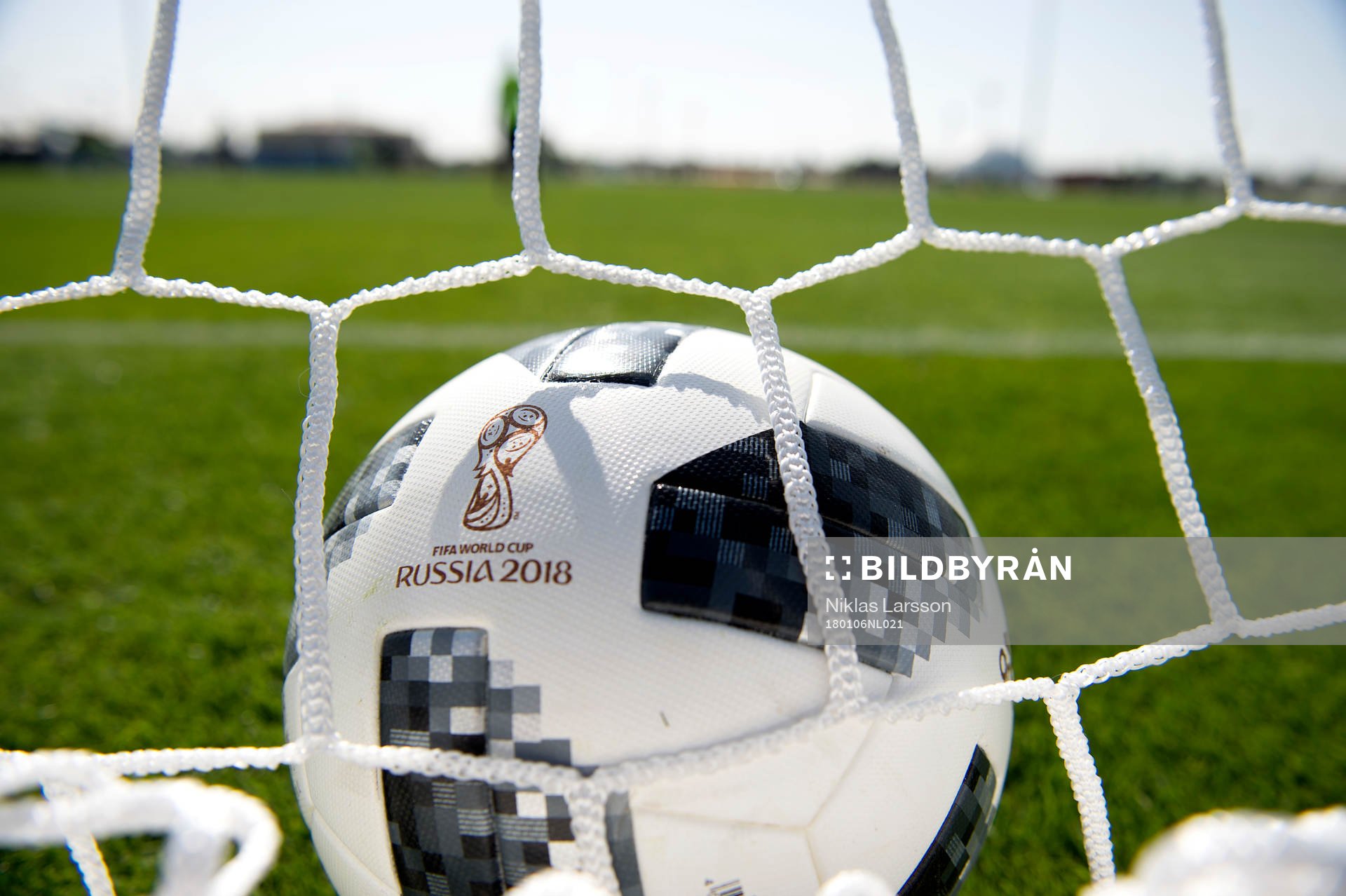 Fotboll med logo för VM i Ryssland 2018