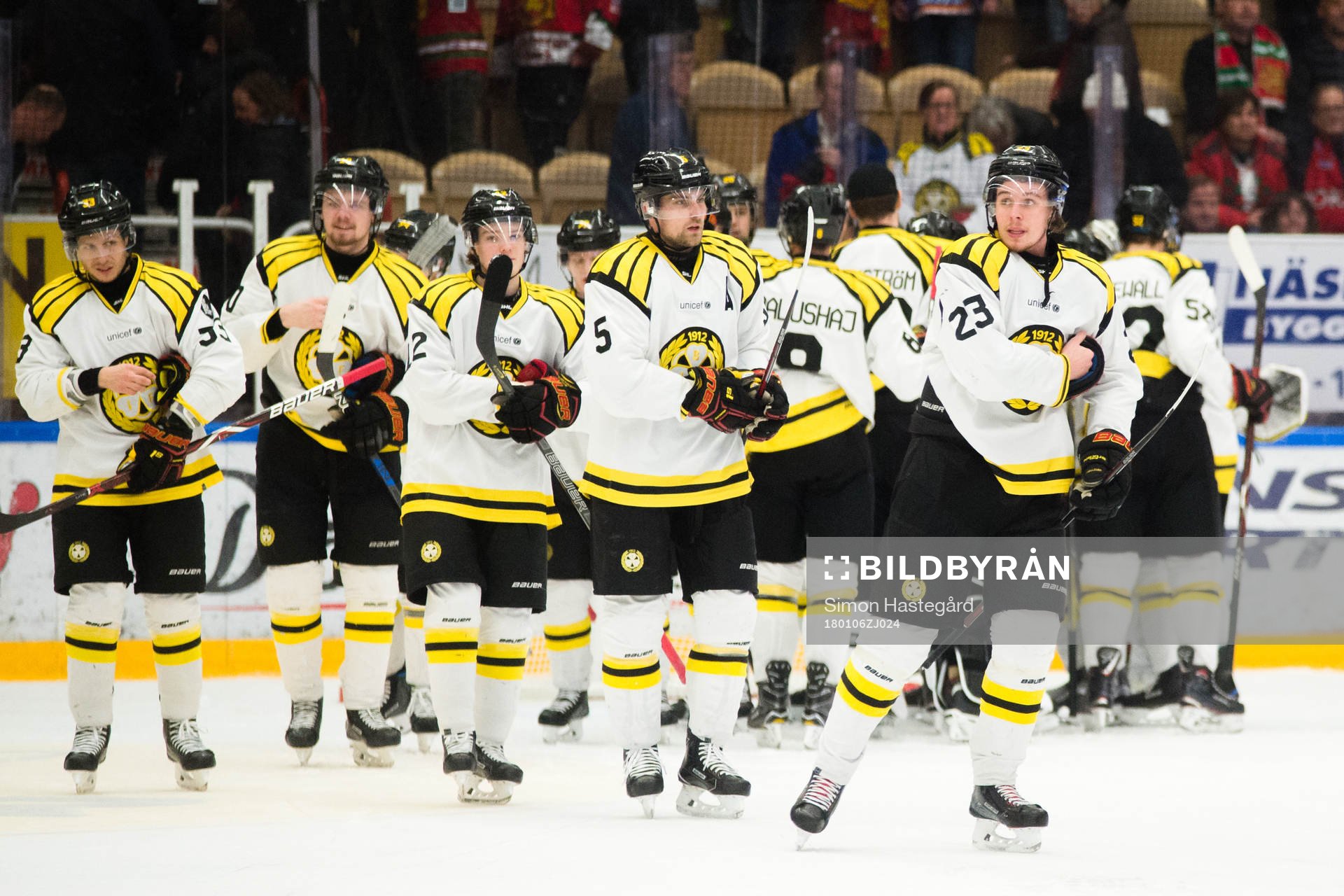 Brynäs Lucas Carlsson jublar