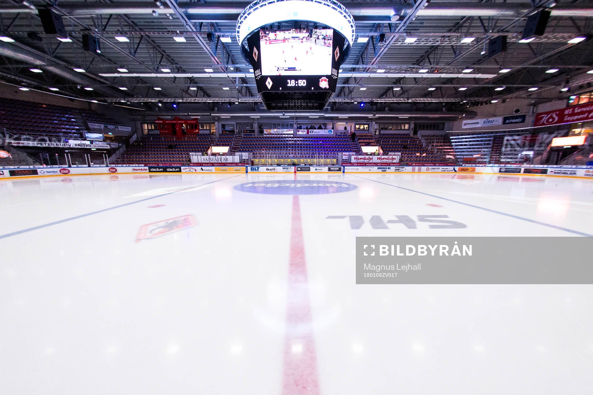 NKT arena invändigt innan ishockeymatchen i SHL mellan