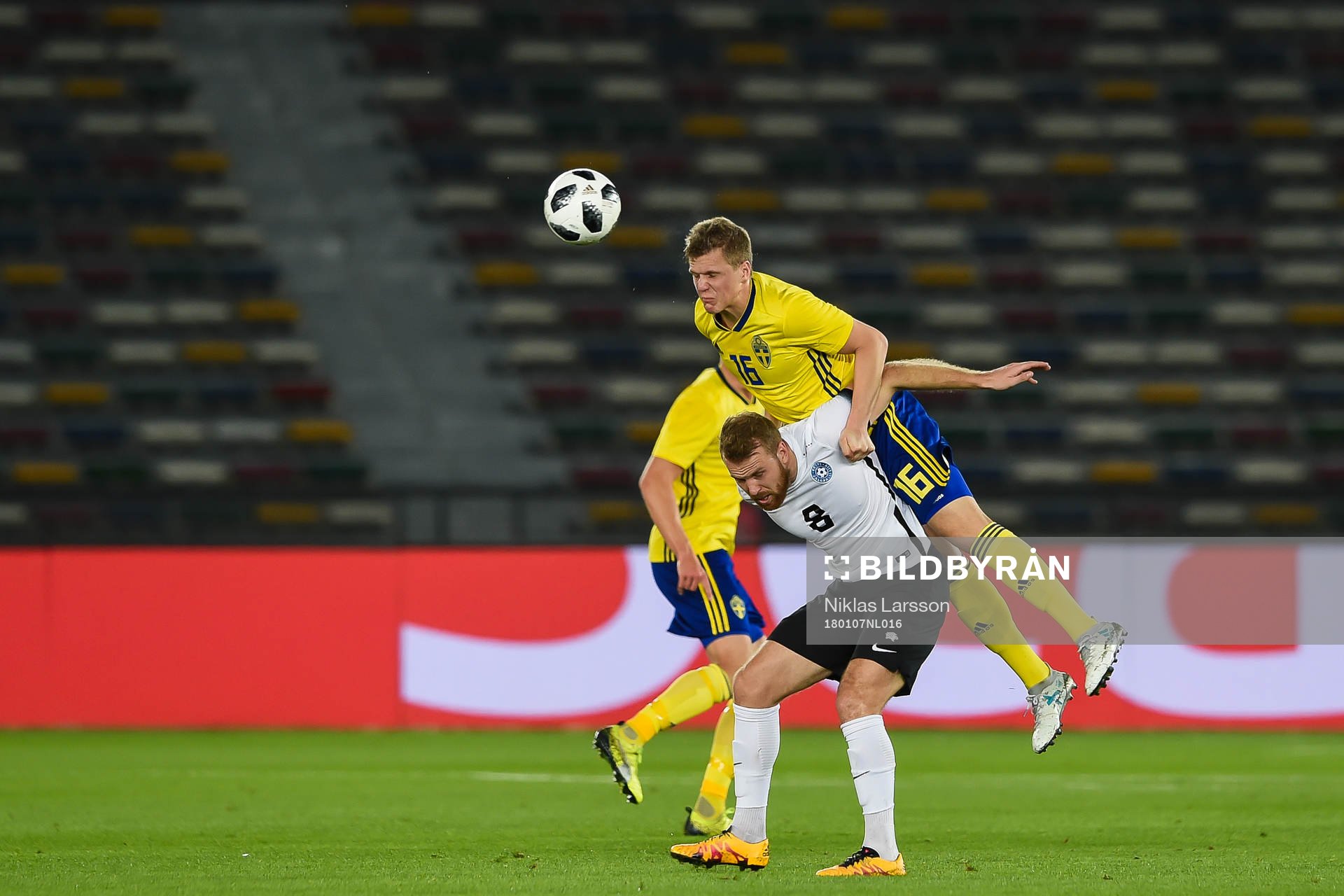 Sveriges Joakim Nilsson och Estlands Henri Anier
