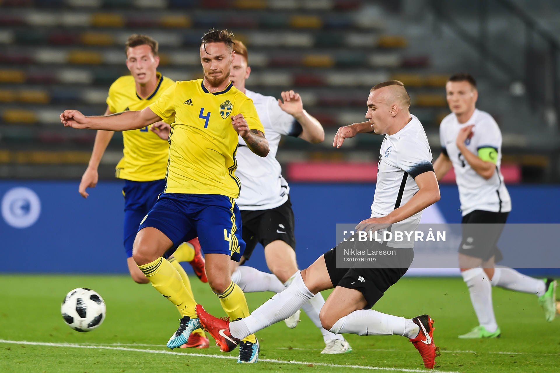 Sveriges Linus Wahlqvist och Estlands Nikita Baranov