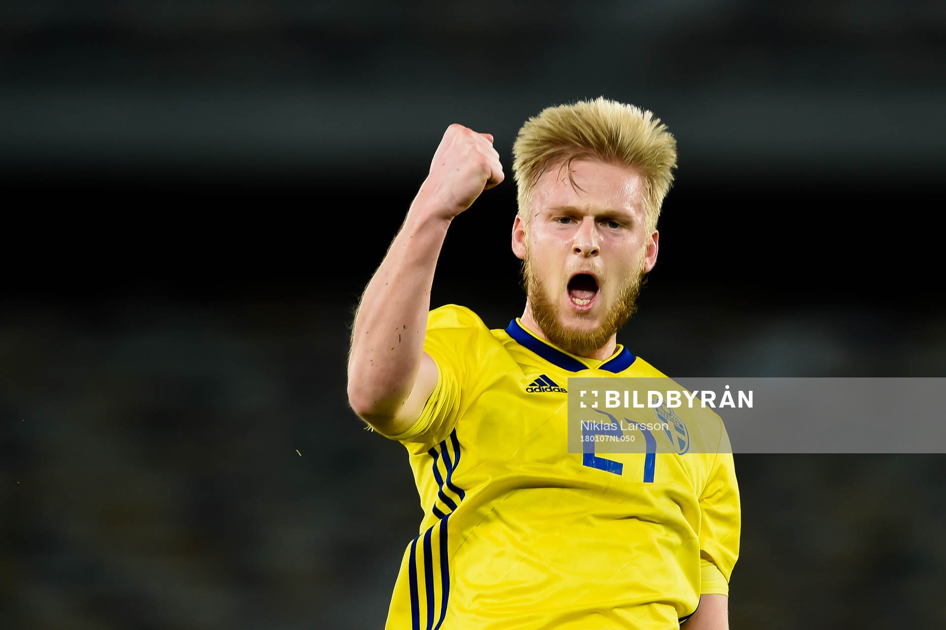 Sveriges Kalle Holmberg jublar