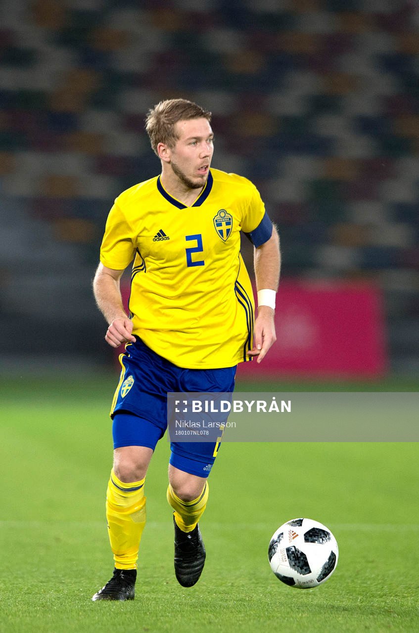 Sveriges Anton Tinnerholm under en landskamp mellan Sverige och Estland på det svenska fotbollslandslagets januariturné den 7 januari 2018 i Abu Dhabi.