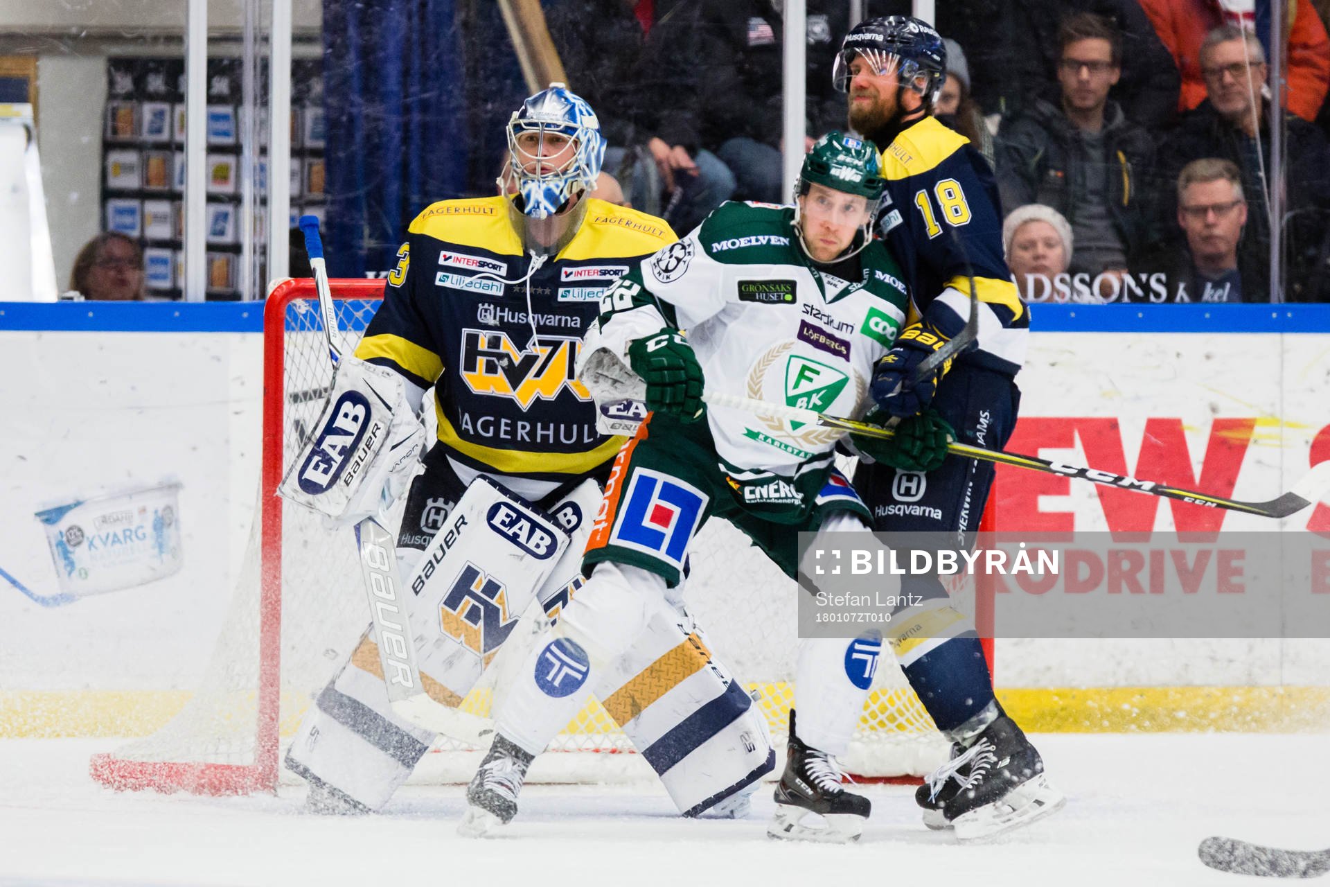 s målvakt Fredrik Pettersson-Wentzel och Topi Jaakola