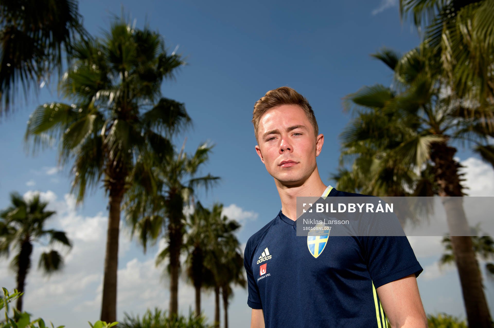 Sveriges Joel Andersson poserar för ett porträtt vid en presskonferens under det svenska fotbollslandslagets januariturné den 8 januari 2018 i Abu Dhabi.