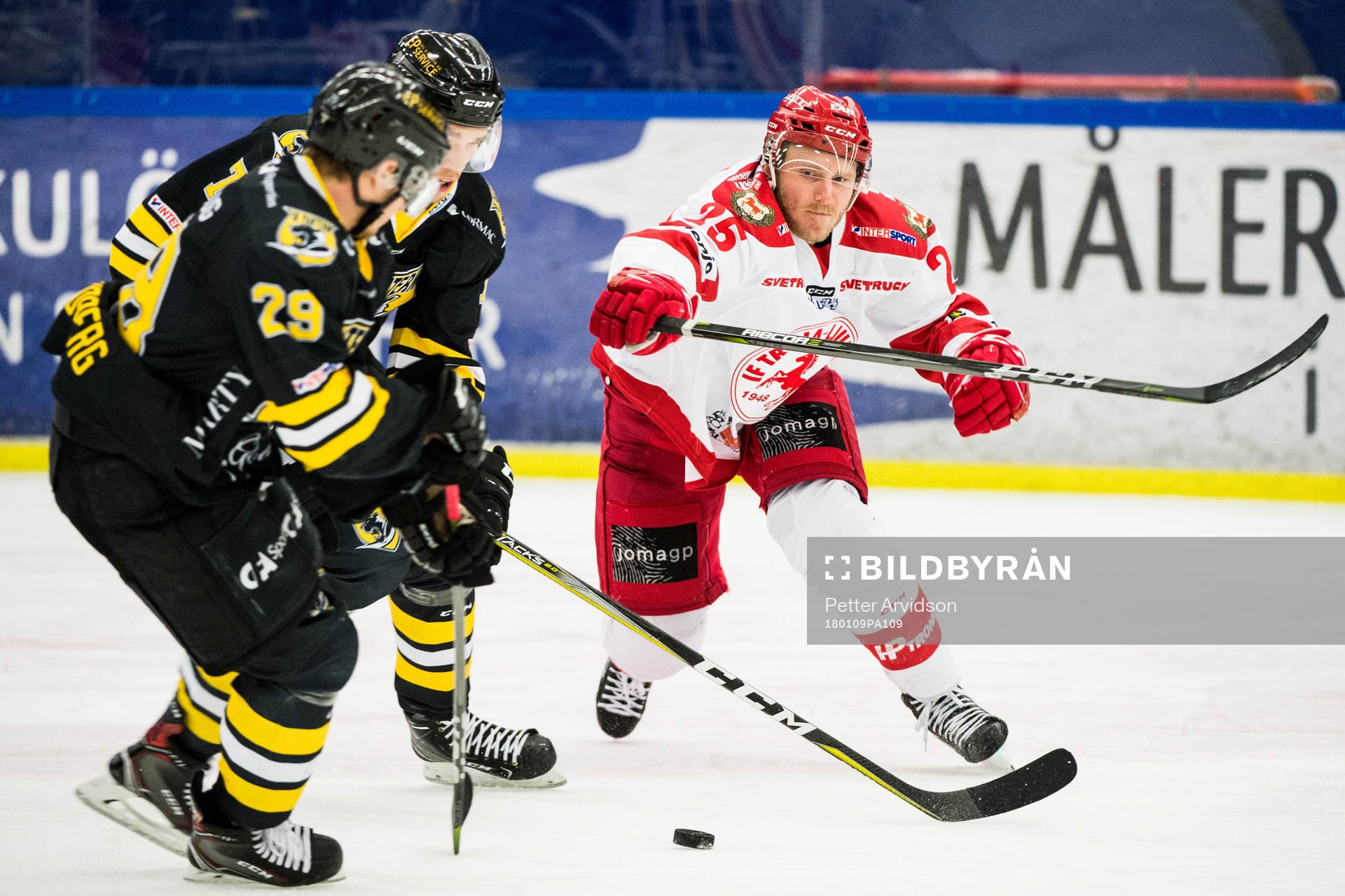 Trojas Mattias Åkesson och Panterns Sebastian Strandberg