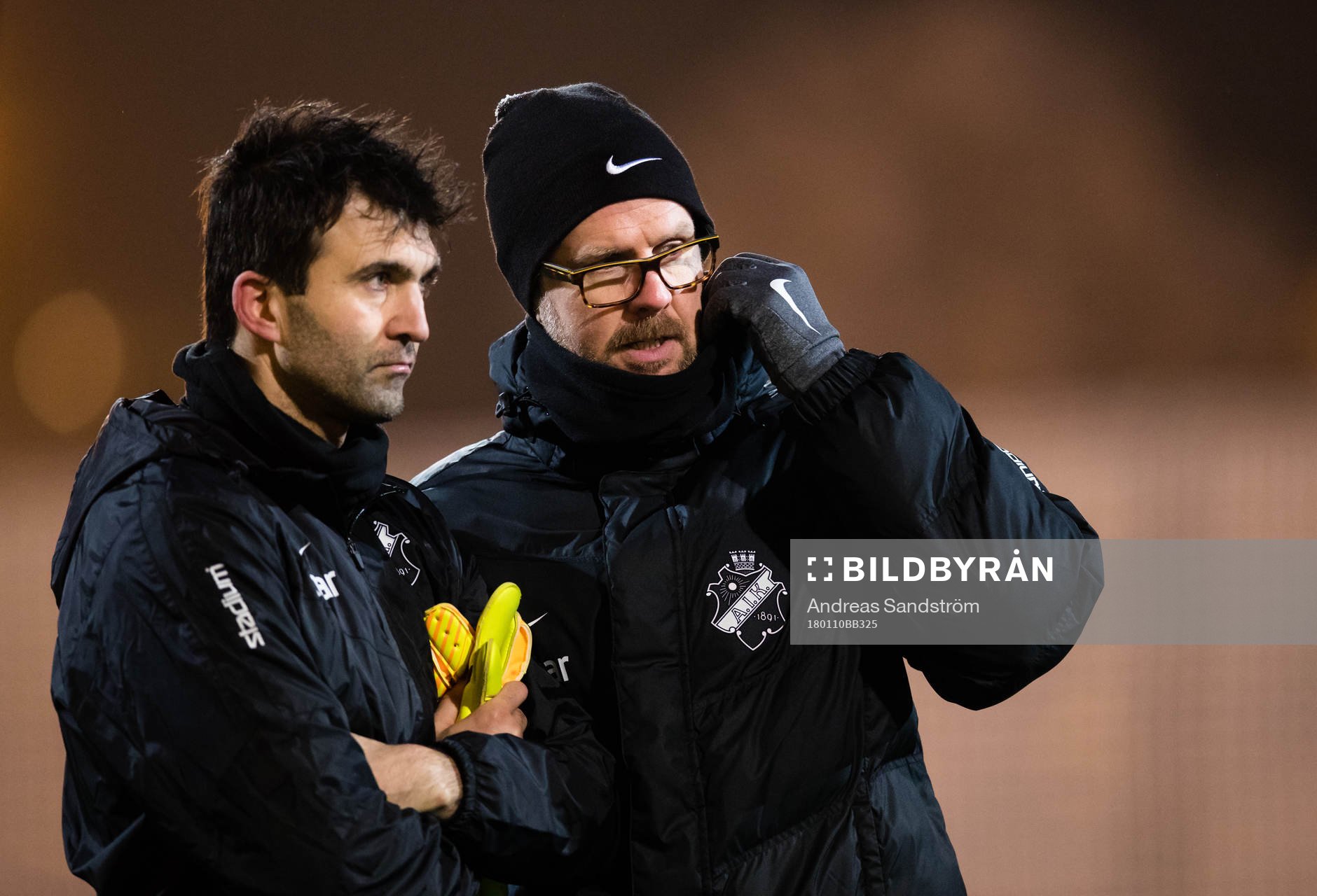 s målvakt Kyriakos Stamatopoulos (v) och tränare Rikard