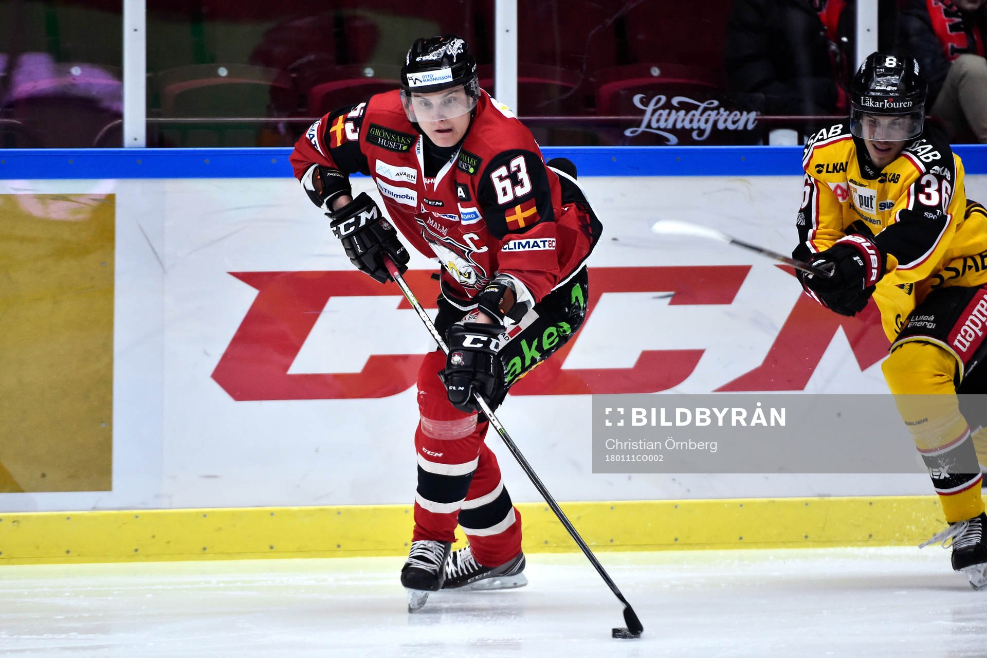 Malmö Redhawks Fredrik Händemark och Luleås Emil Larsson