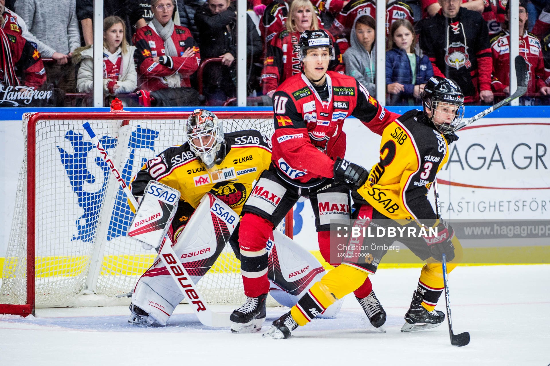 Malmö Redhawks Robin Alvarez mot Luleås målvakt Filip