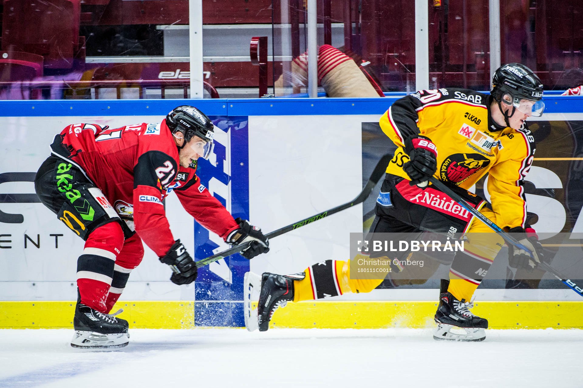 Malmö Redhawks Andy Miele och Luleås Gustav Rydahl