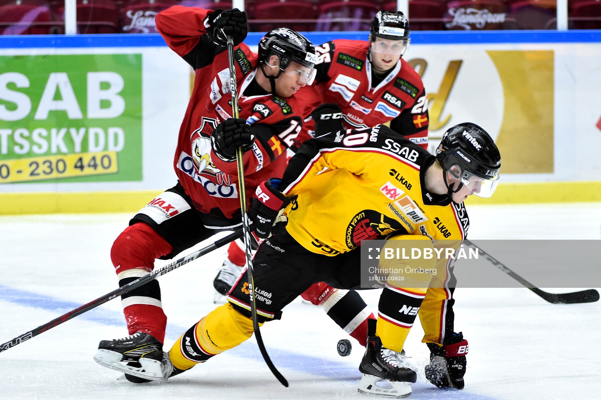 Malmö Redhawks Matias Lassen och Luleås Gustav Rydahl i