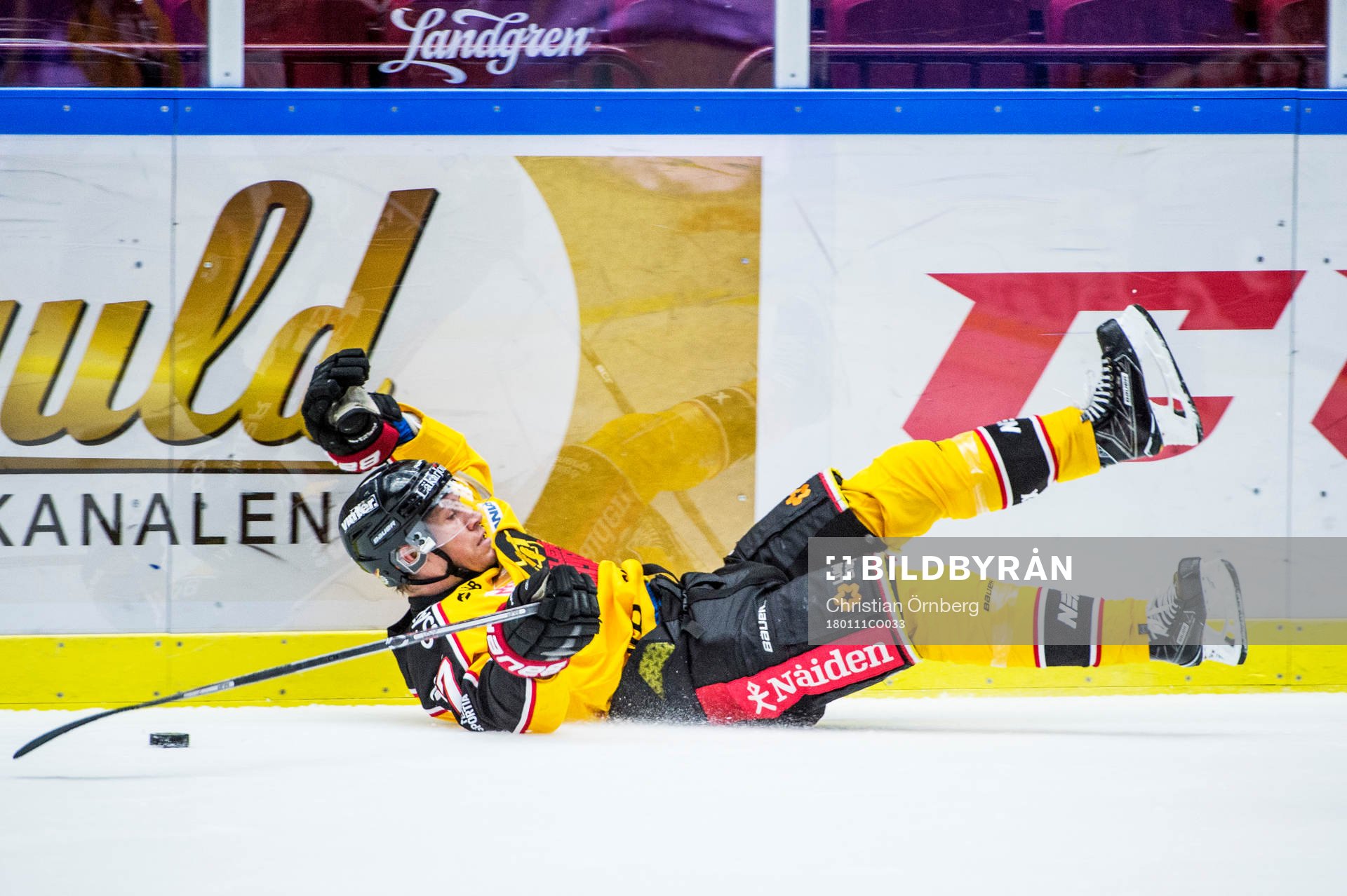 Luleås Andreas Falk på fall