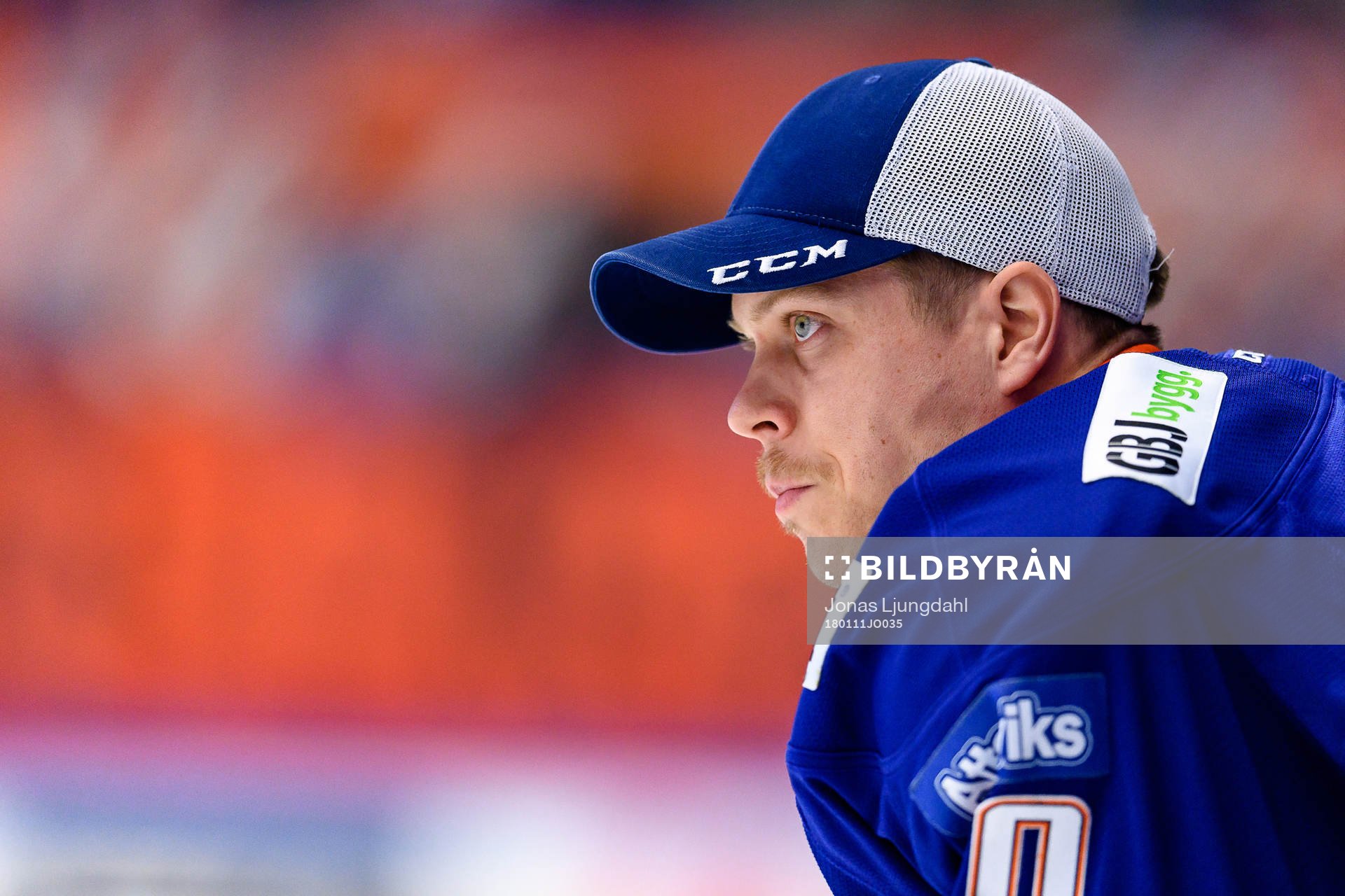 Växjös målvakt Viktor Fasth i båset