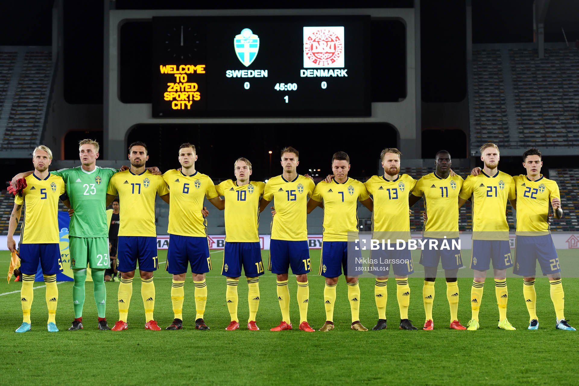 Sveriges Johan Larsson, målvakt Jacob Rinne, Sotirios