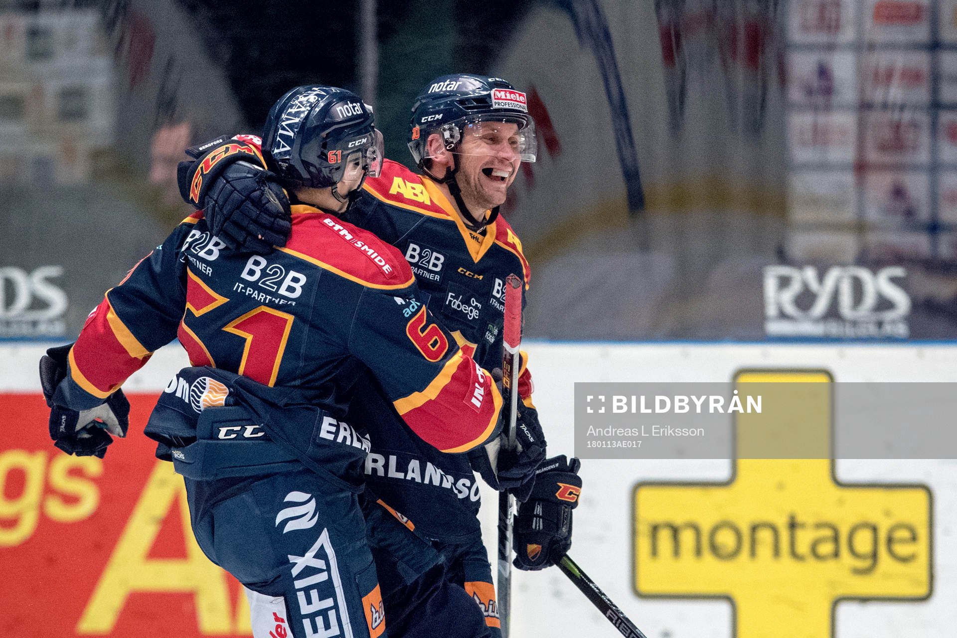 Djurgårdens Markus Ljungh och Niclas Bergfors jublar
