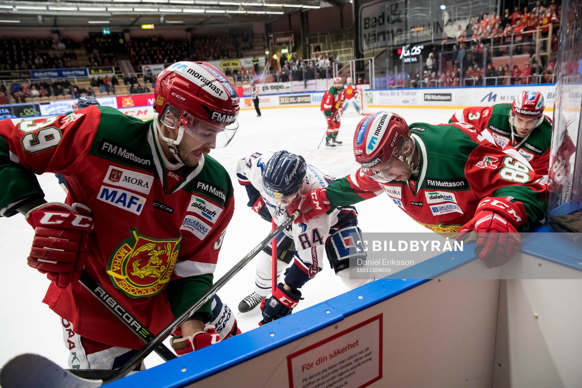 Moras Jacob Nilsson och Linköpings Jimmy Andersson och